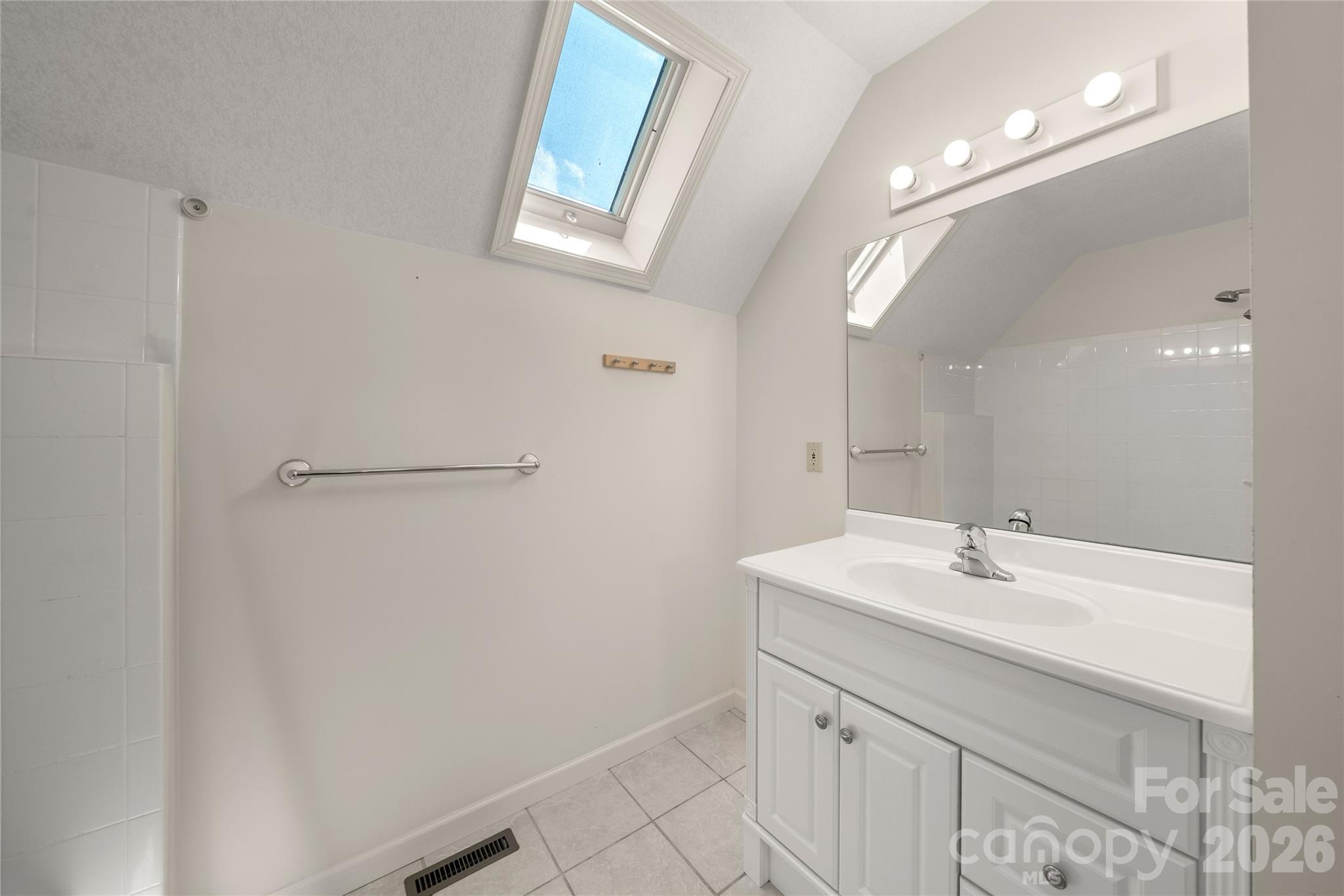 847 N Lakeside Drive Property Photo 15