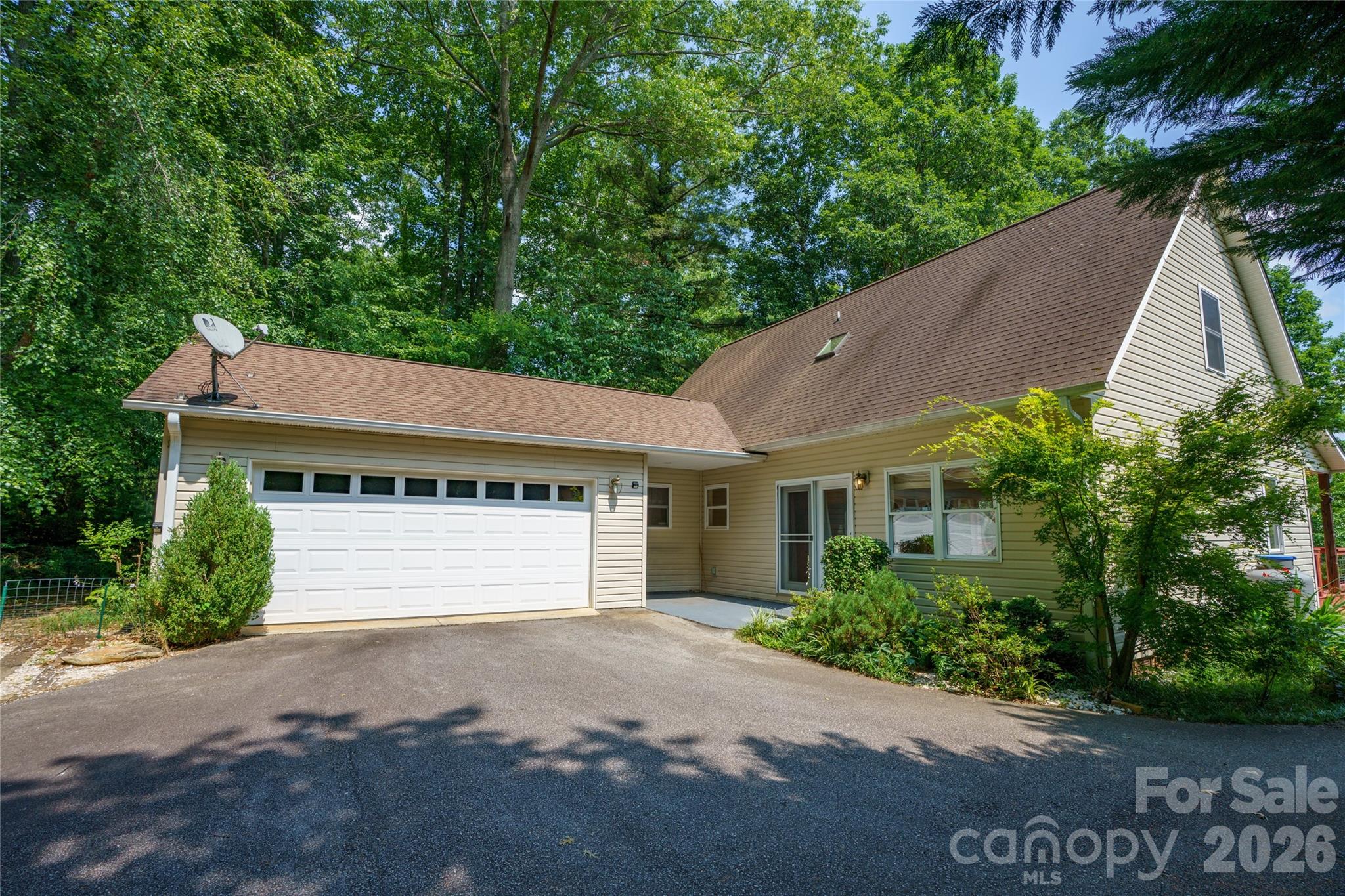 847 N Lakeside Drive Property Photo 24
