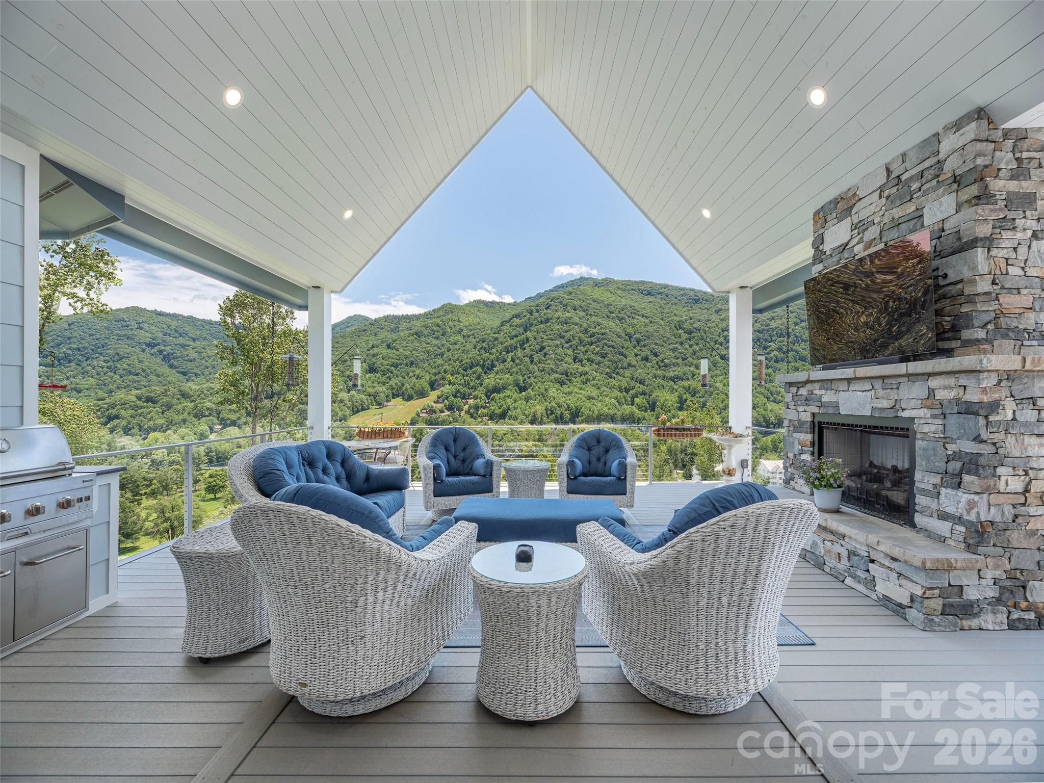 167 Southpoint Ridge Property Photo 8