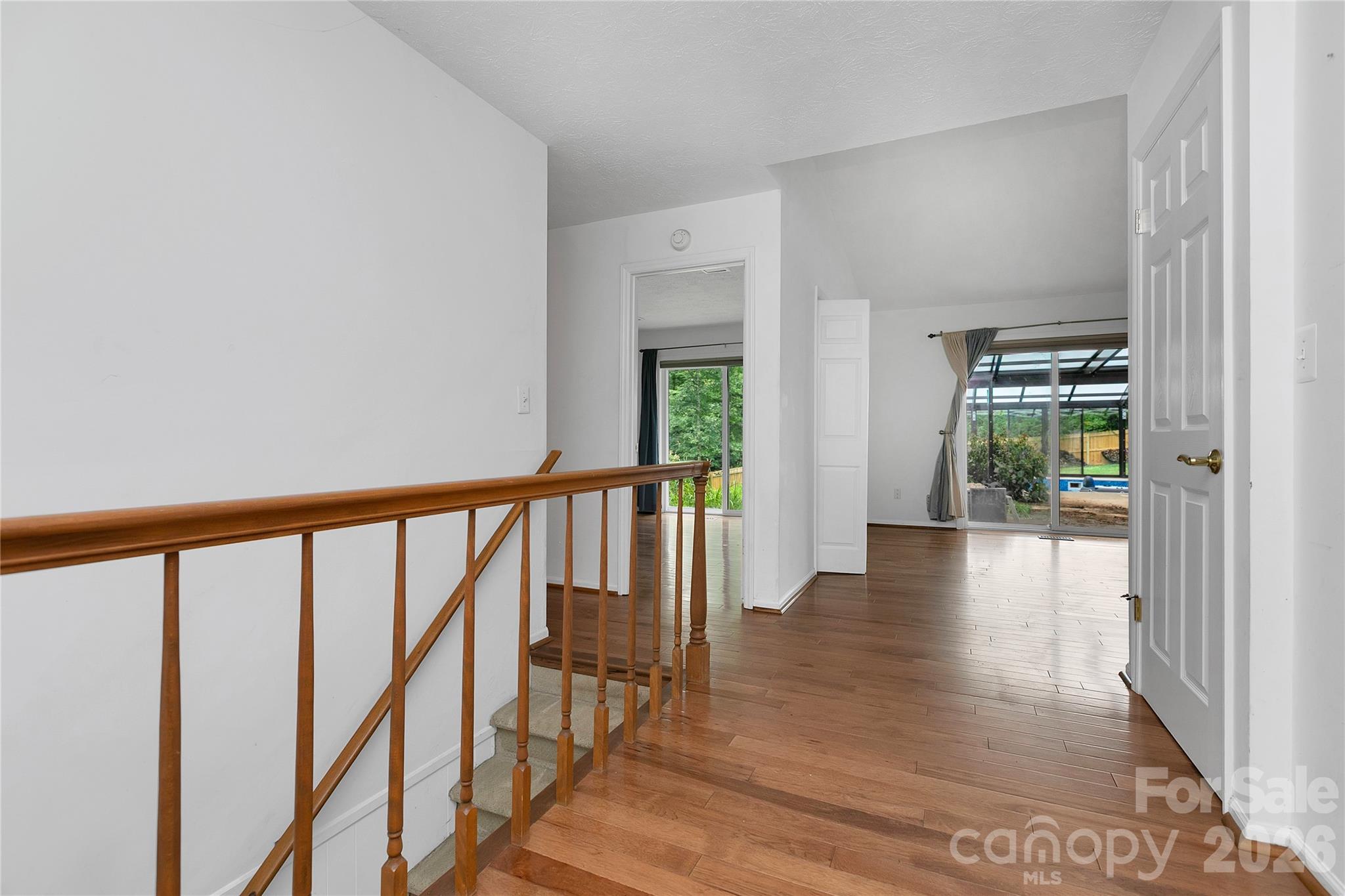 138 Surry Lane Property Photo 2