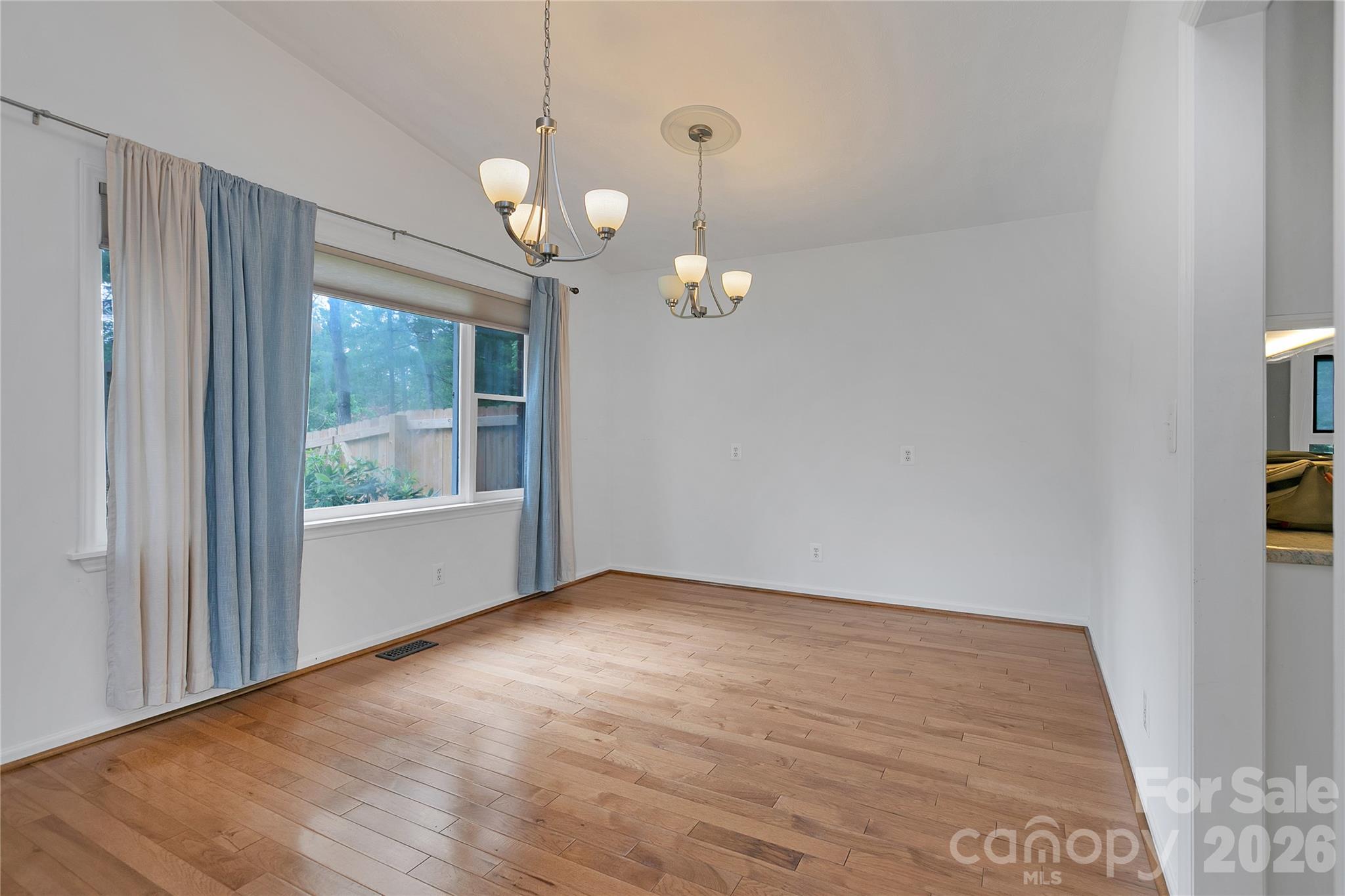 138 Surry Lane Property Photo 8