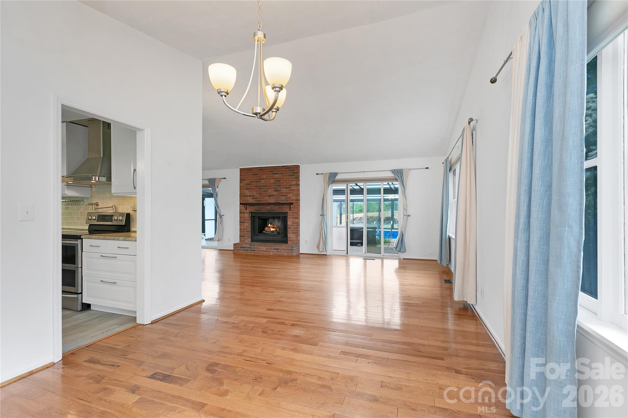 138 Surry Lane Property Photo 10