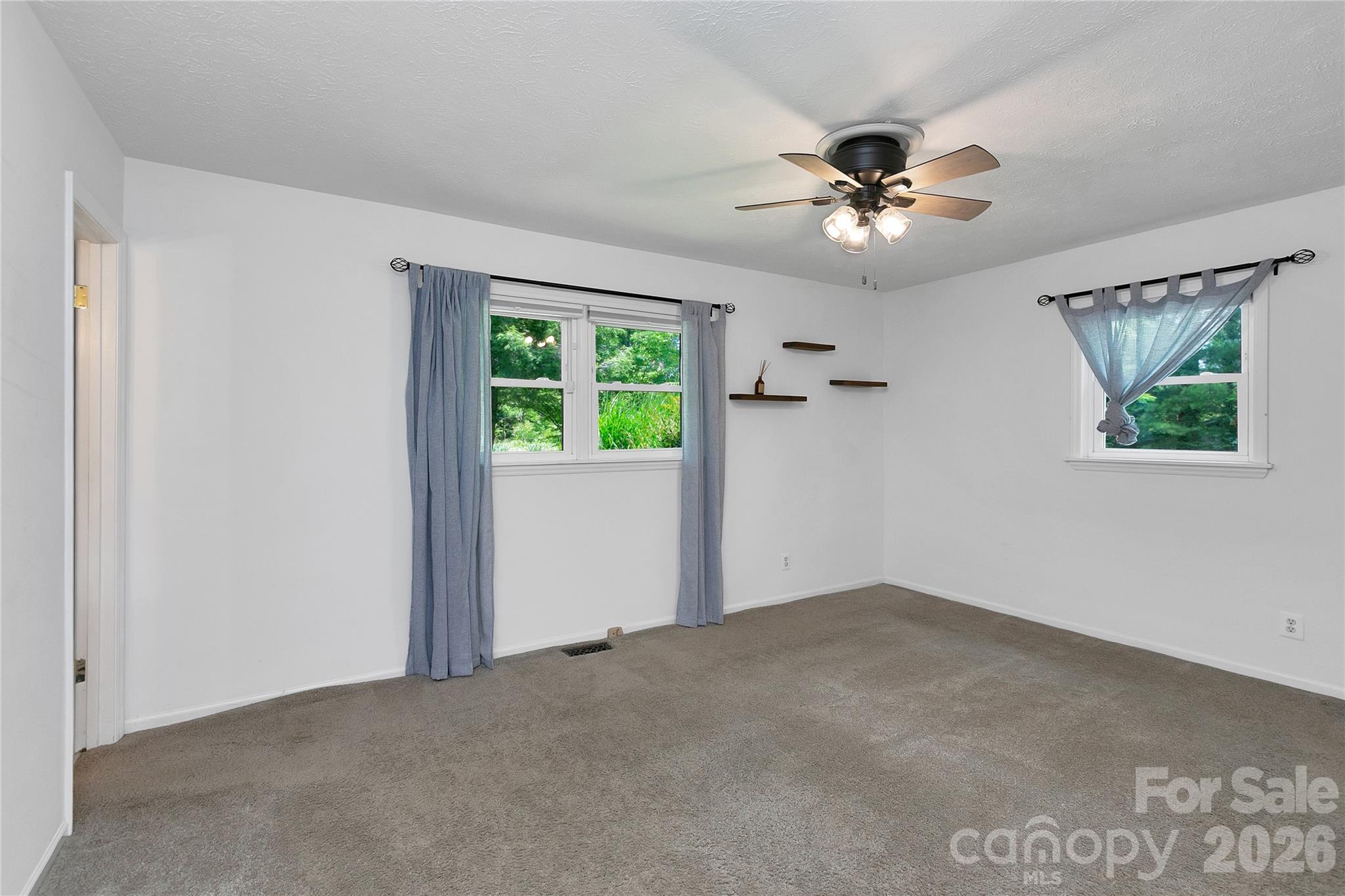 138 Surry Lane Property Photo 17