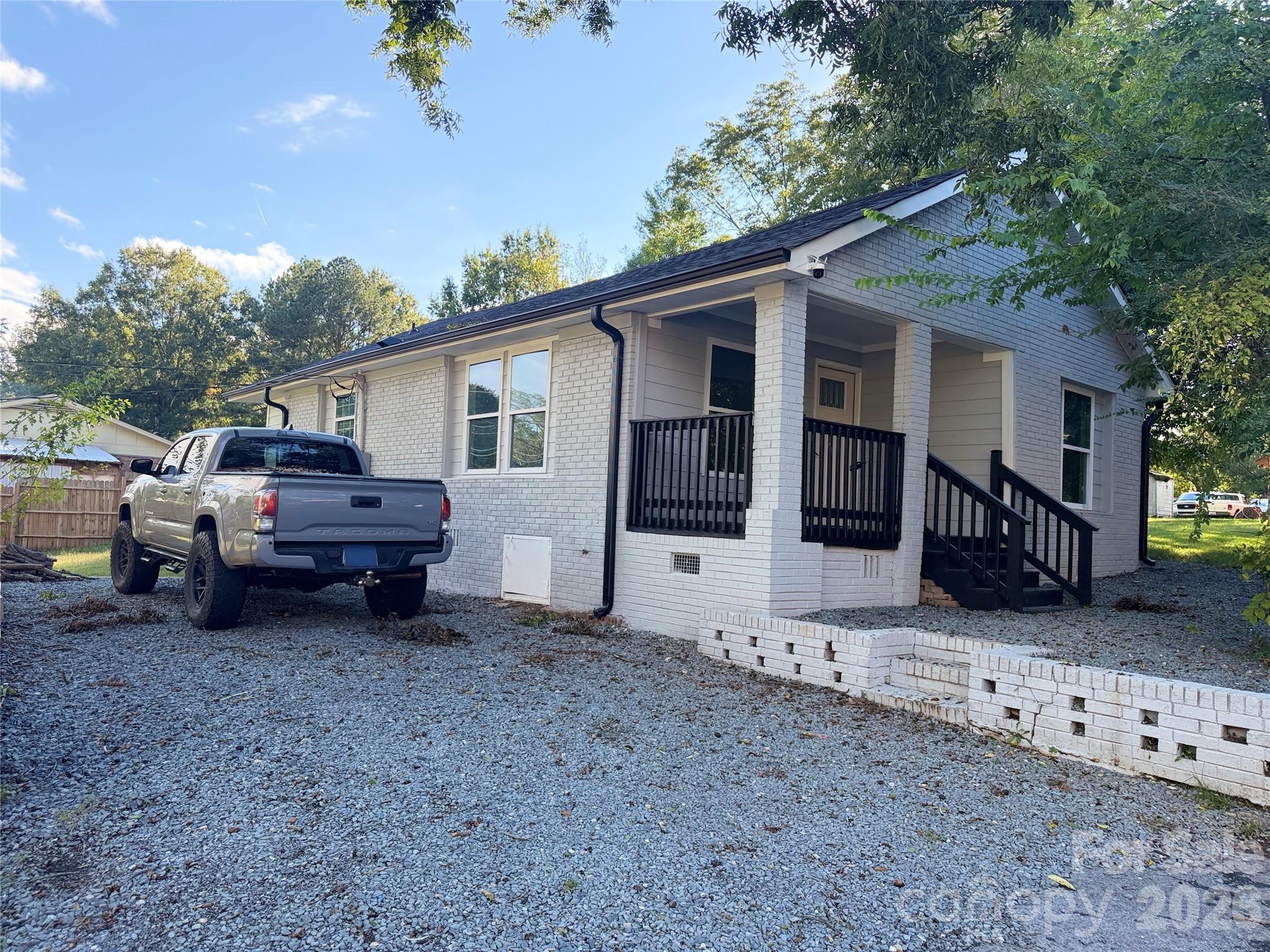 803 Gordon Street Property Photo 3