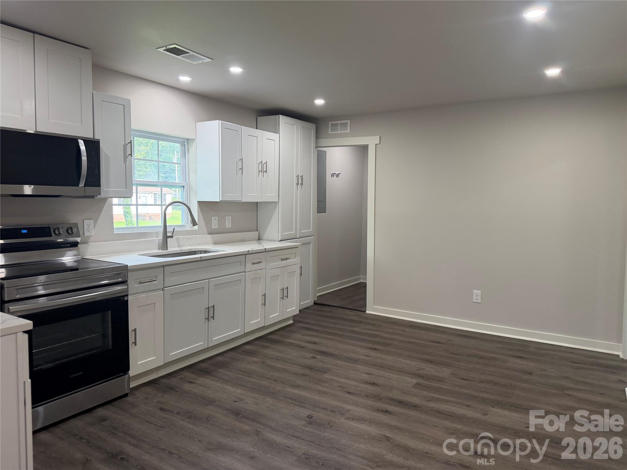 803 Gordon Street Property Photo 9
