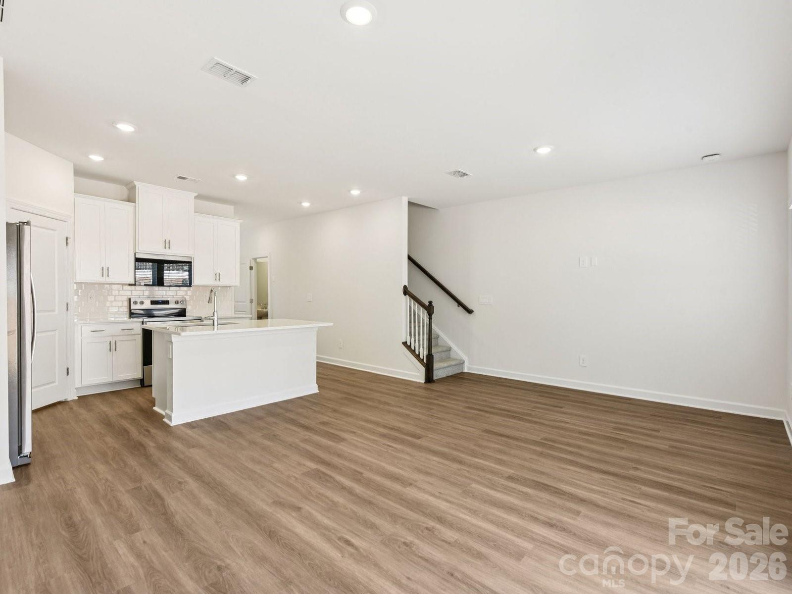 1125 Rosetta Drive Property Photo 4