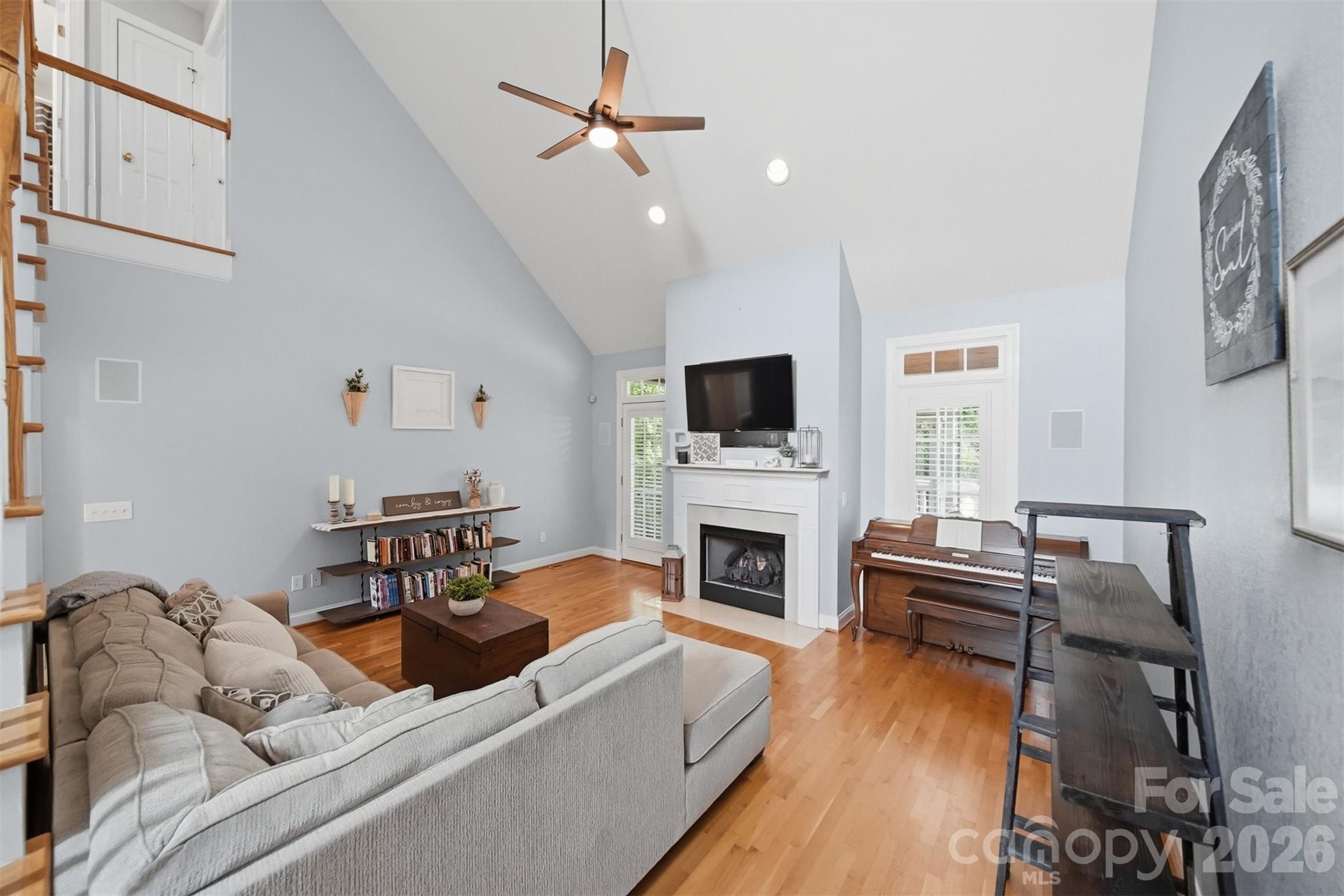 1753 30th Avenue Drive Property Photo 4