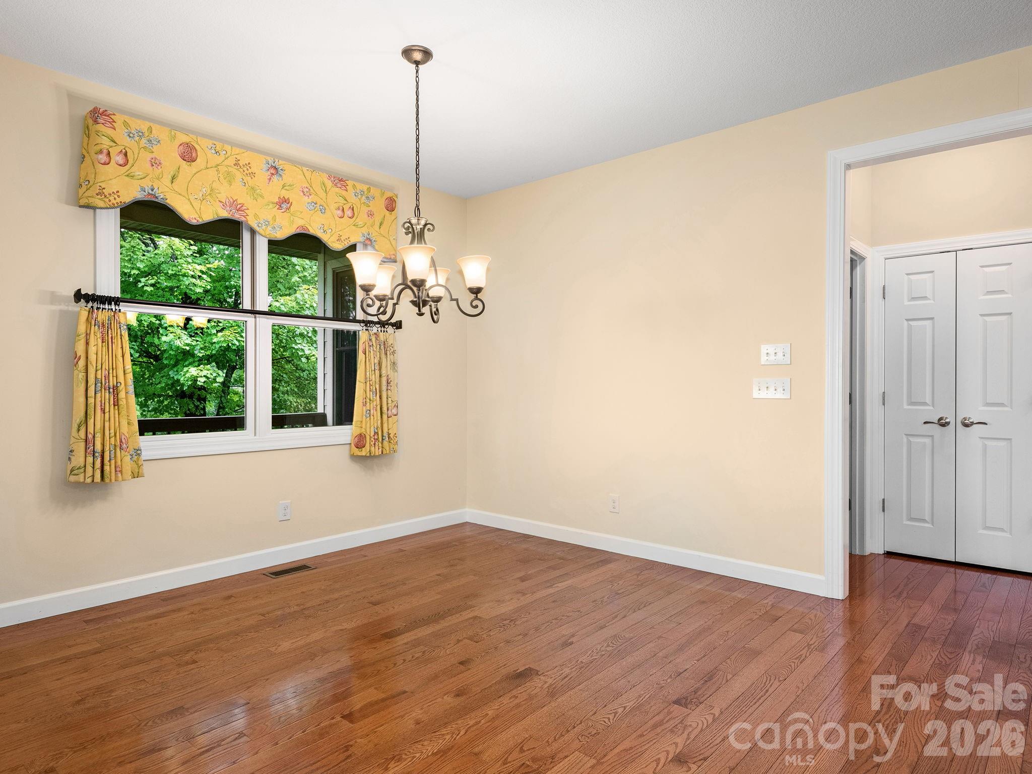 54 Deep Valley Lane Property Photo 4