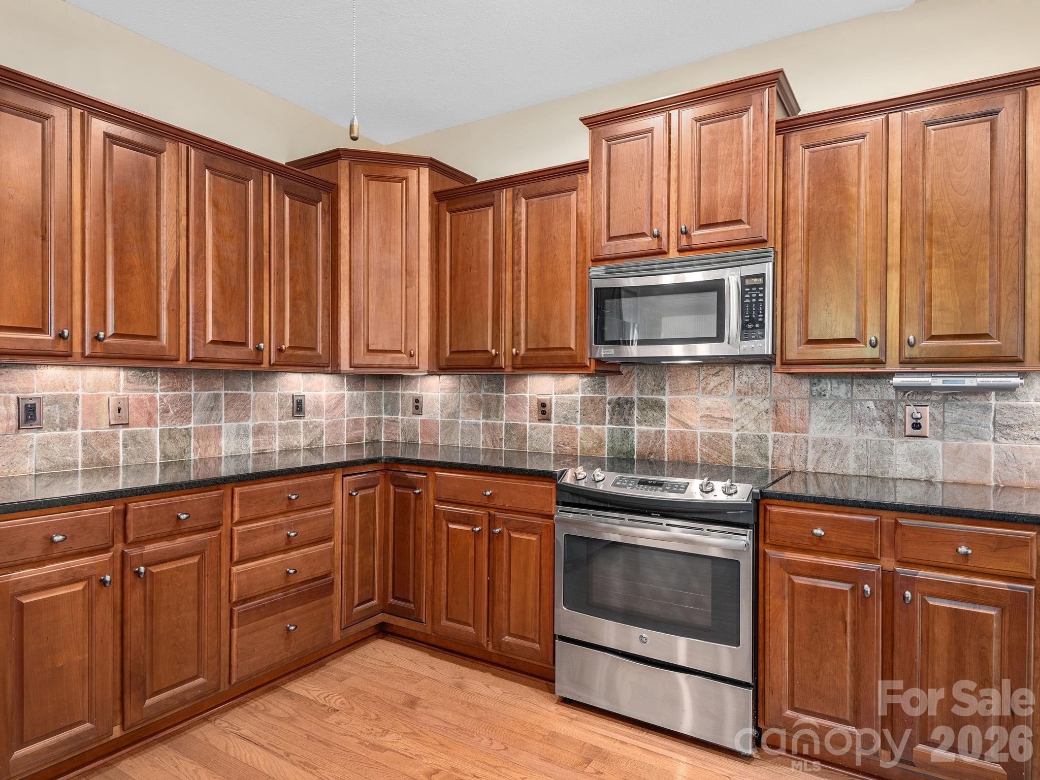 54 Deep Valley Lane Property Photo 7
