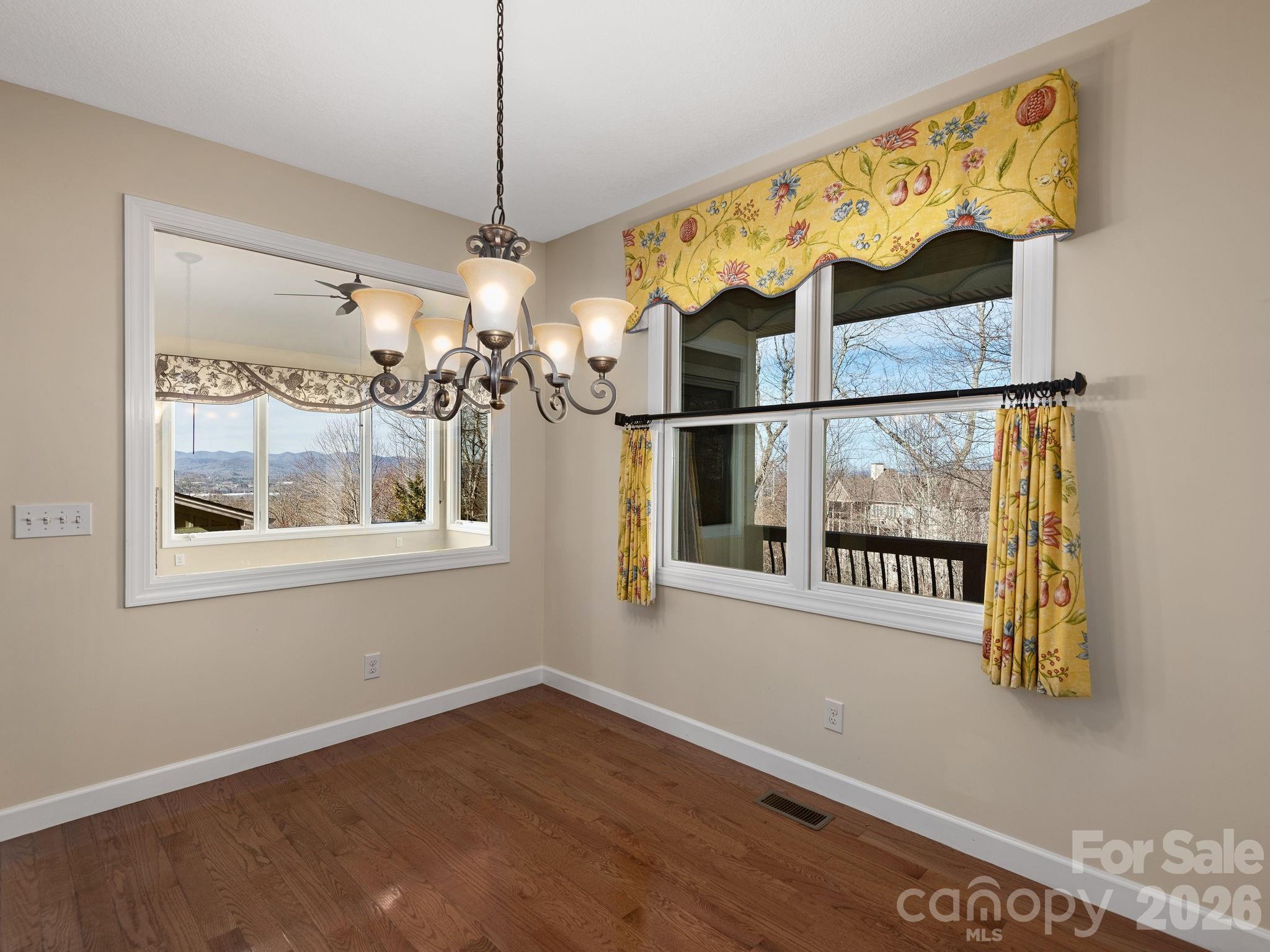 54 Deep Valley Lane Property Photo 9