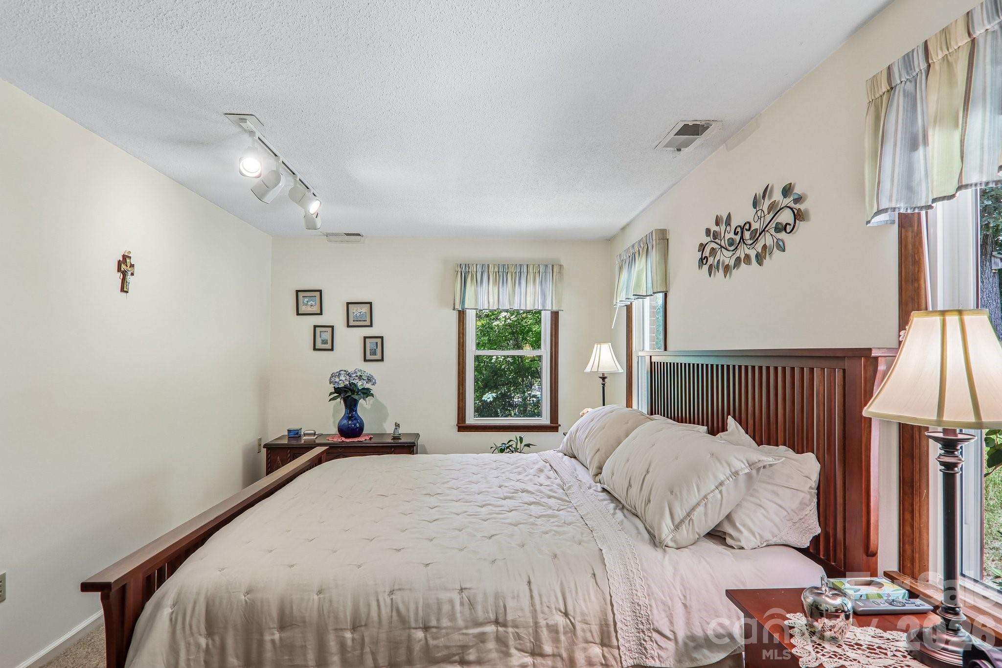 57 Chateau Place Property Photo 23