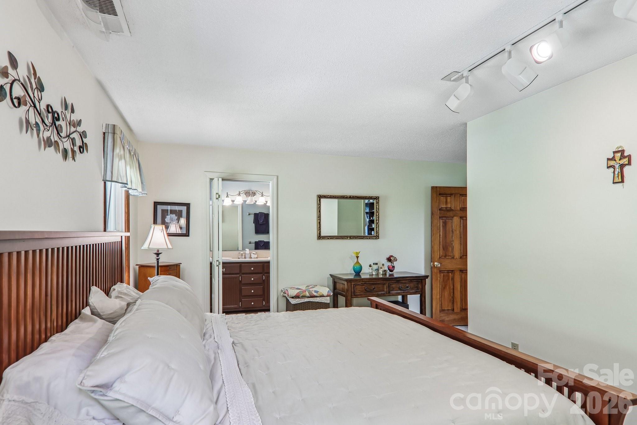 57 Chateau Place Property Photo 24