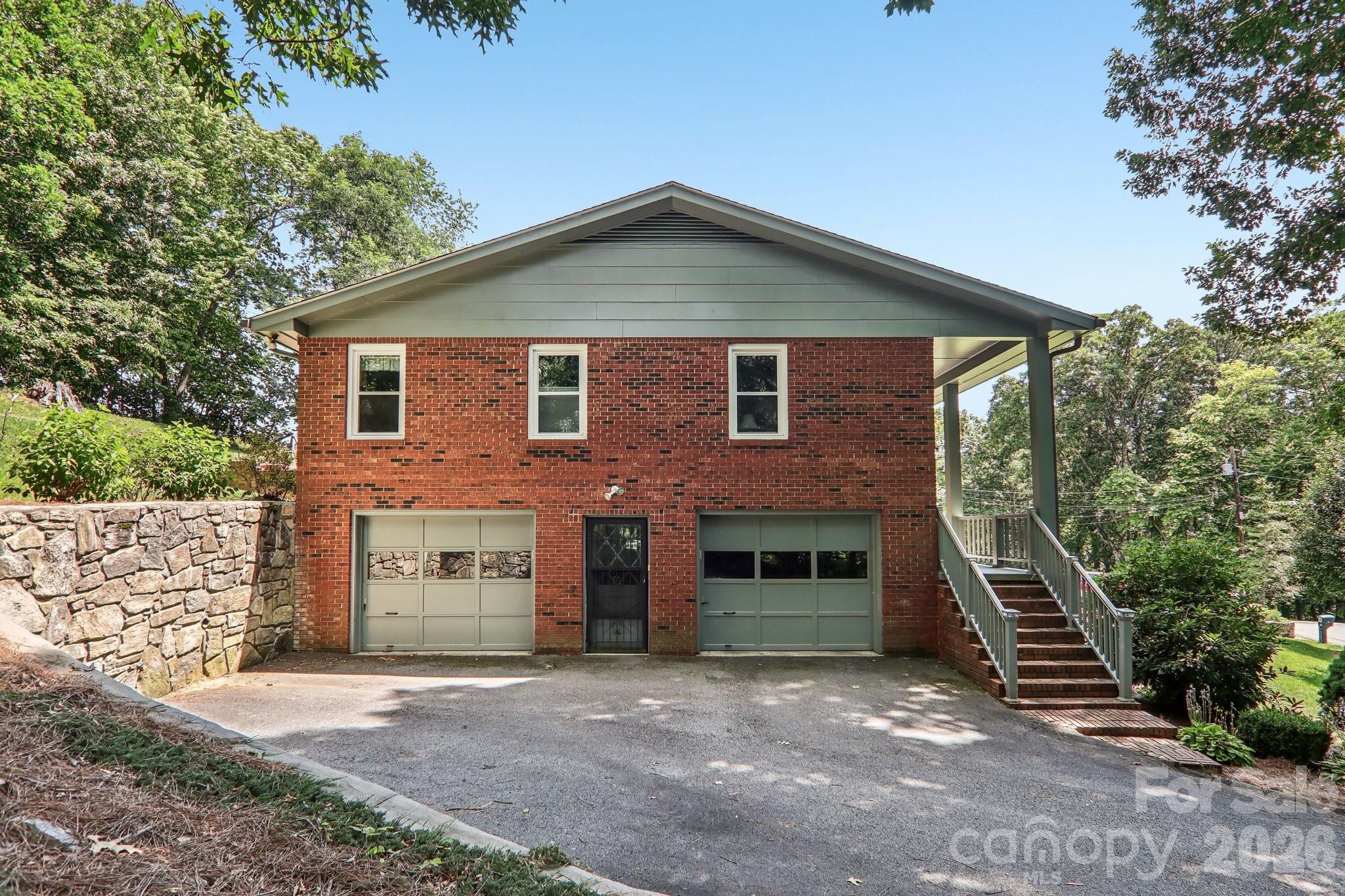57 Chateau Place Property Photo 39