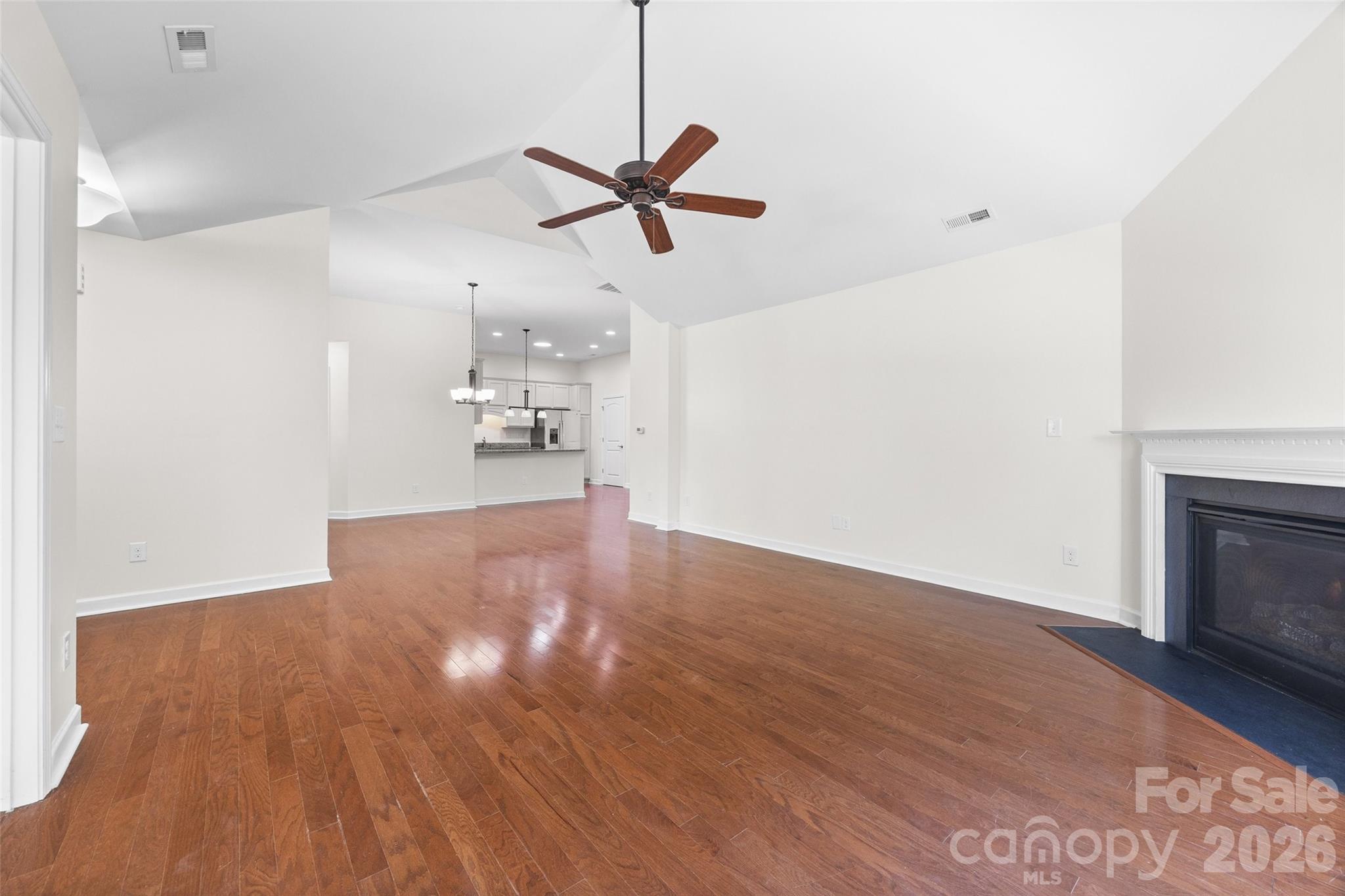 274 Lone Oak Circle Property Photo 7