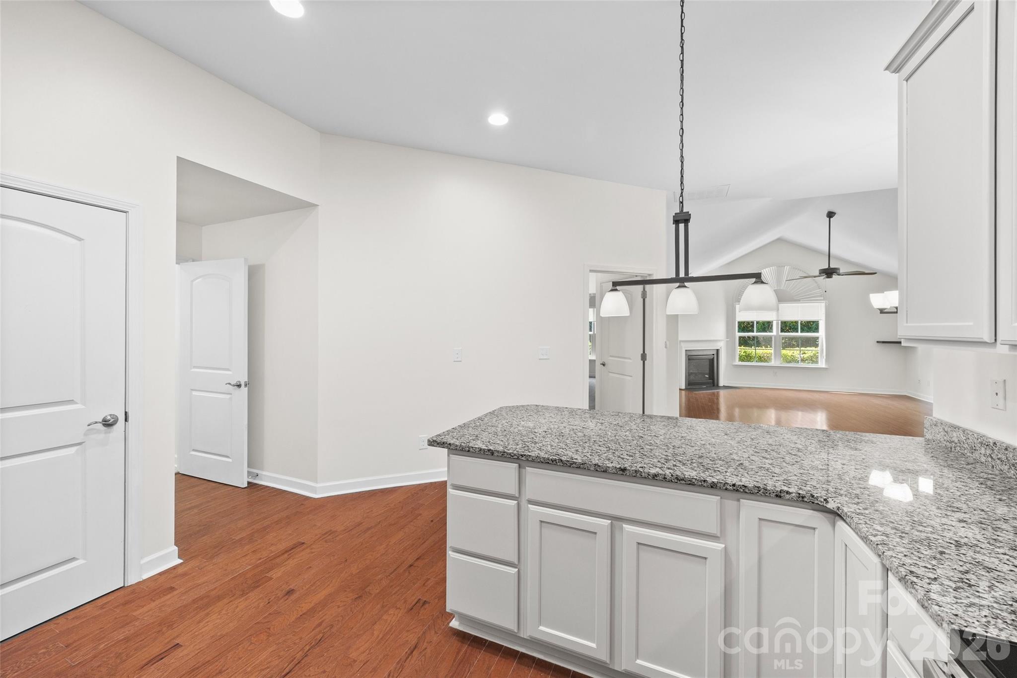 274 Lone Oak Circle Property Photo 24
