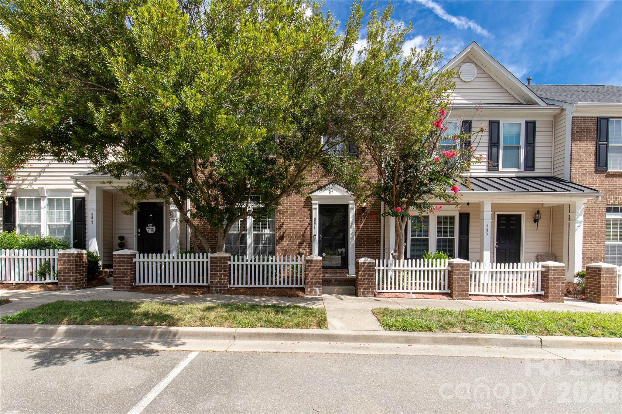 961 Coolsprings Lane Property Photo 1