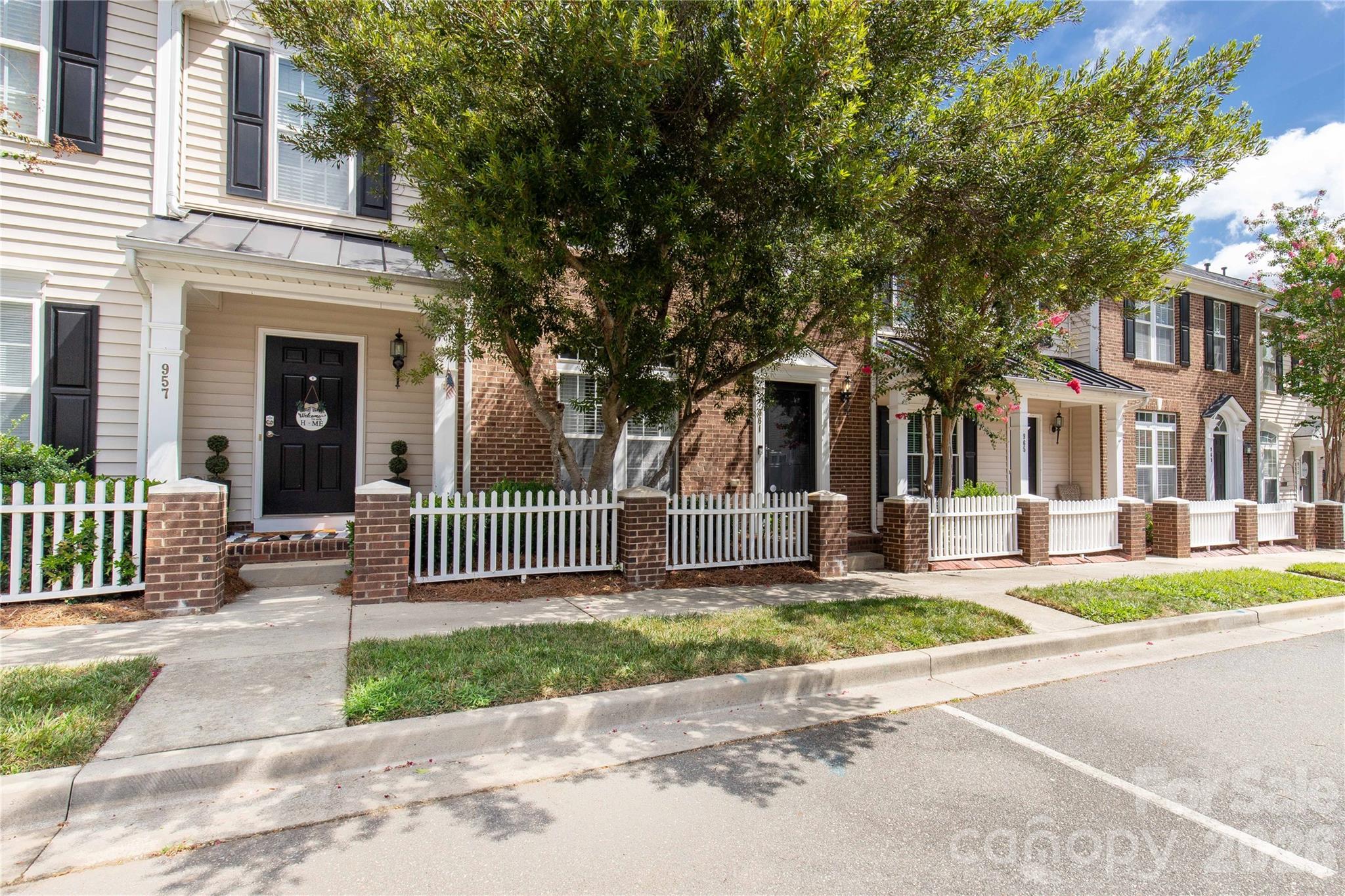 961 Coolsprings Lane Property Photo 4