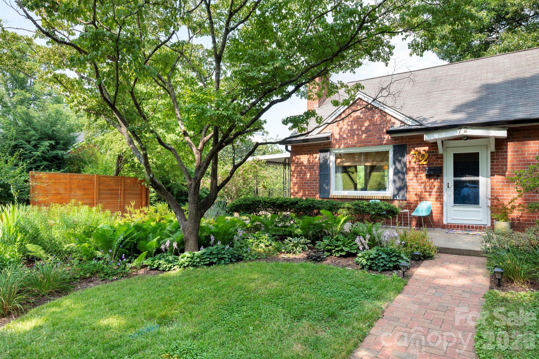 72 Ivanhoe Avenue Property Photo 2