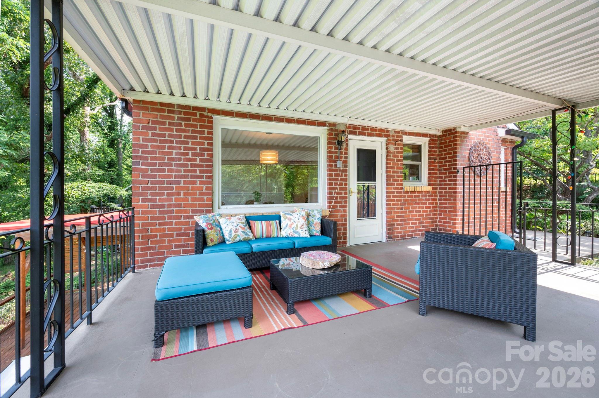 72 Ivanhoe Avenue Property Photo 9