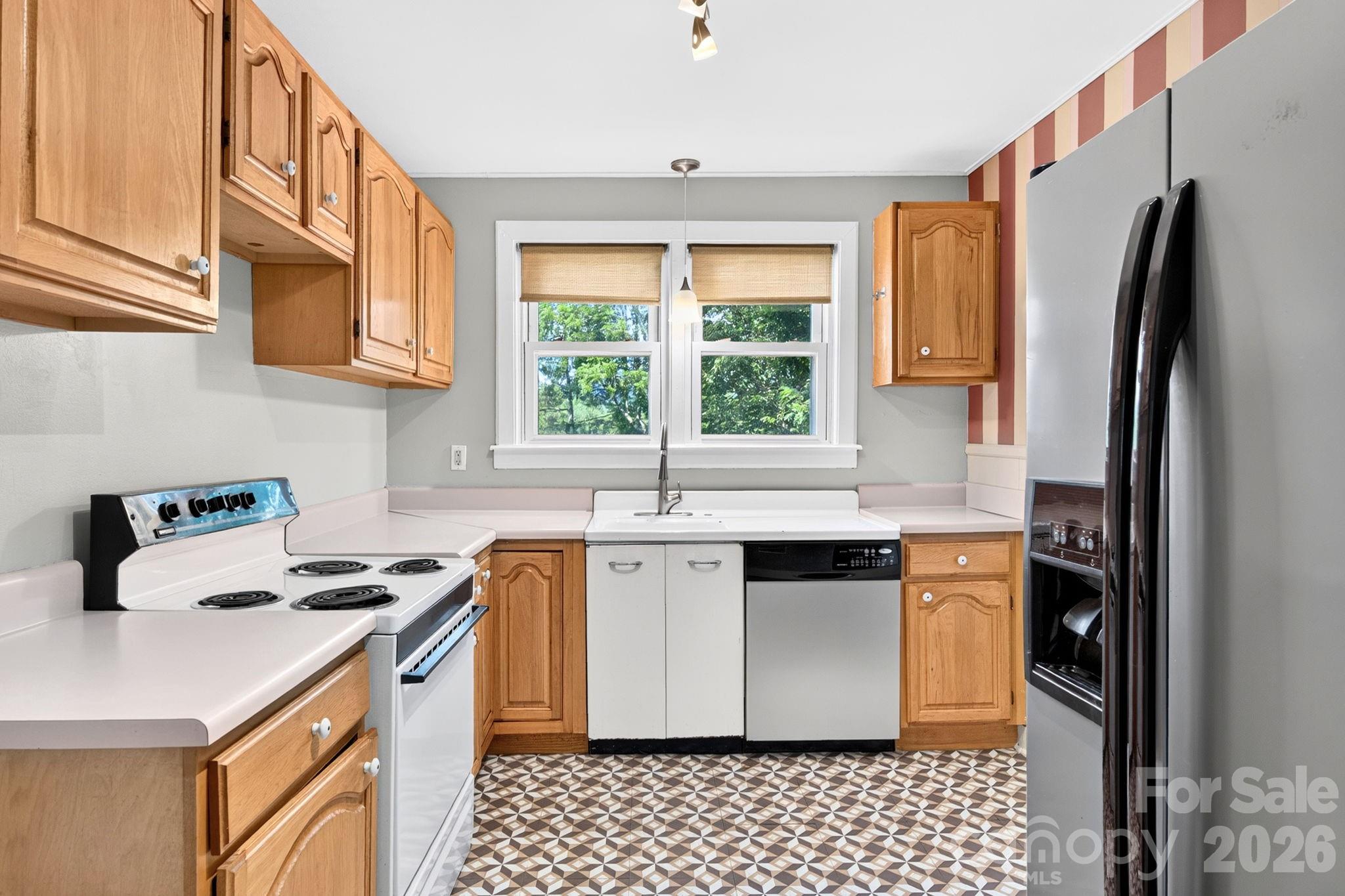 72 Ivanhoe Avenue Property Photo 12