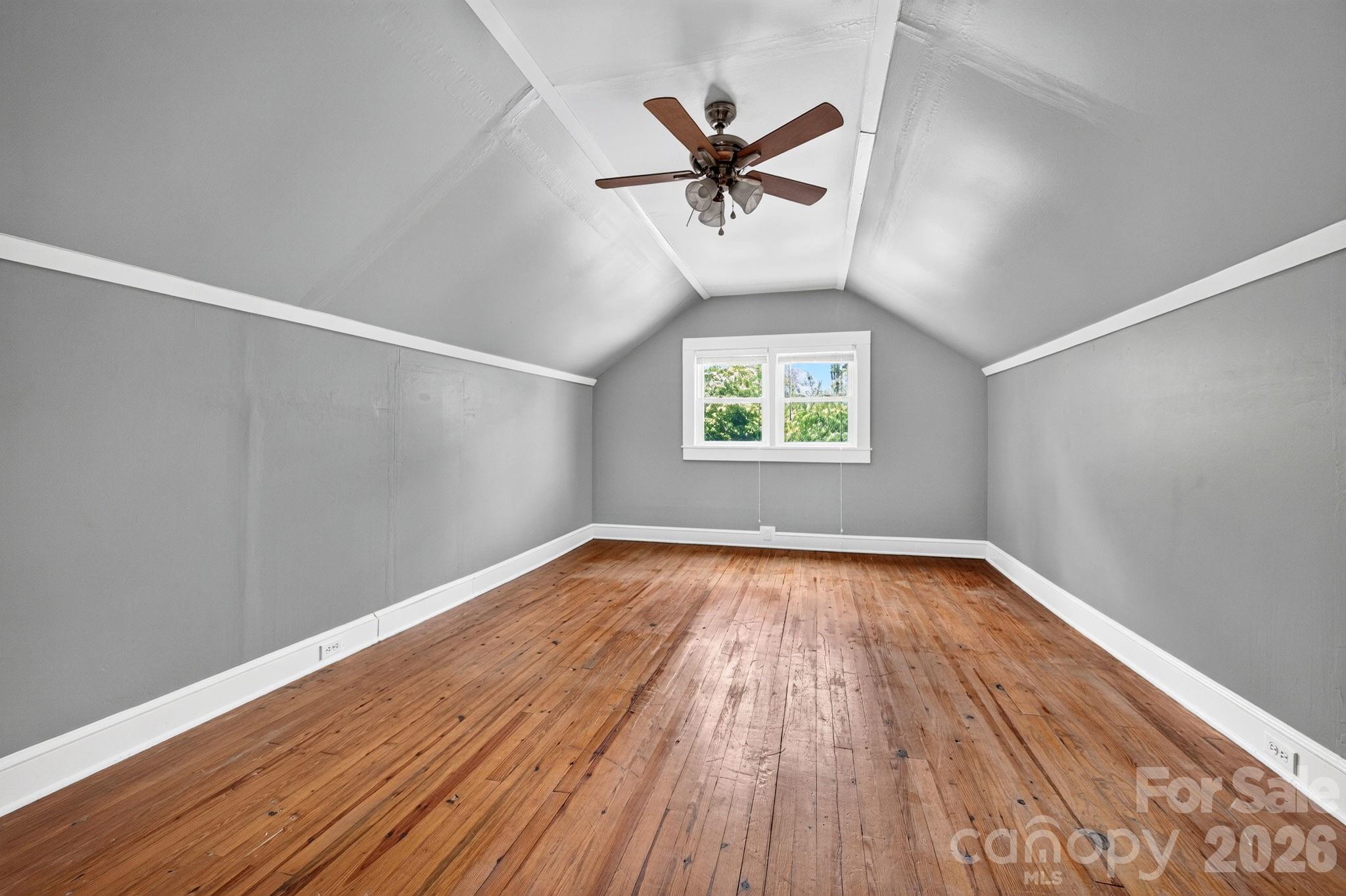 72 Ivanhoe Avenue Property Photo 19