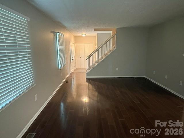 31 Spring Forest Circle Property Photo 4