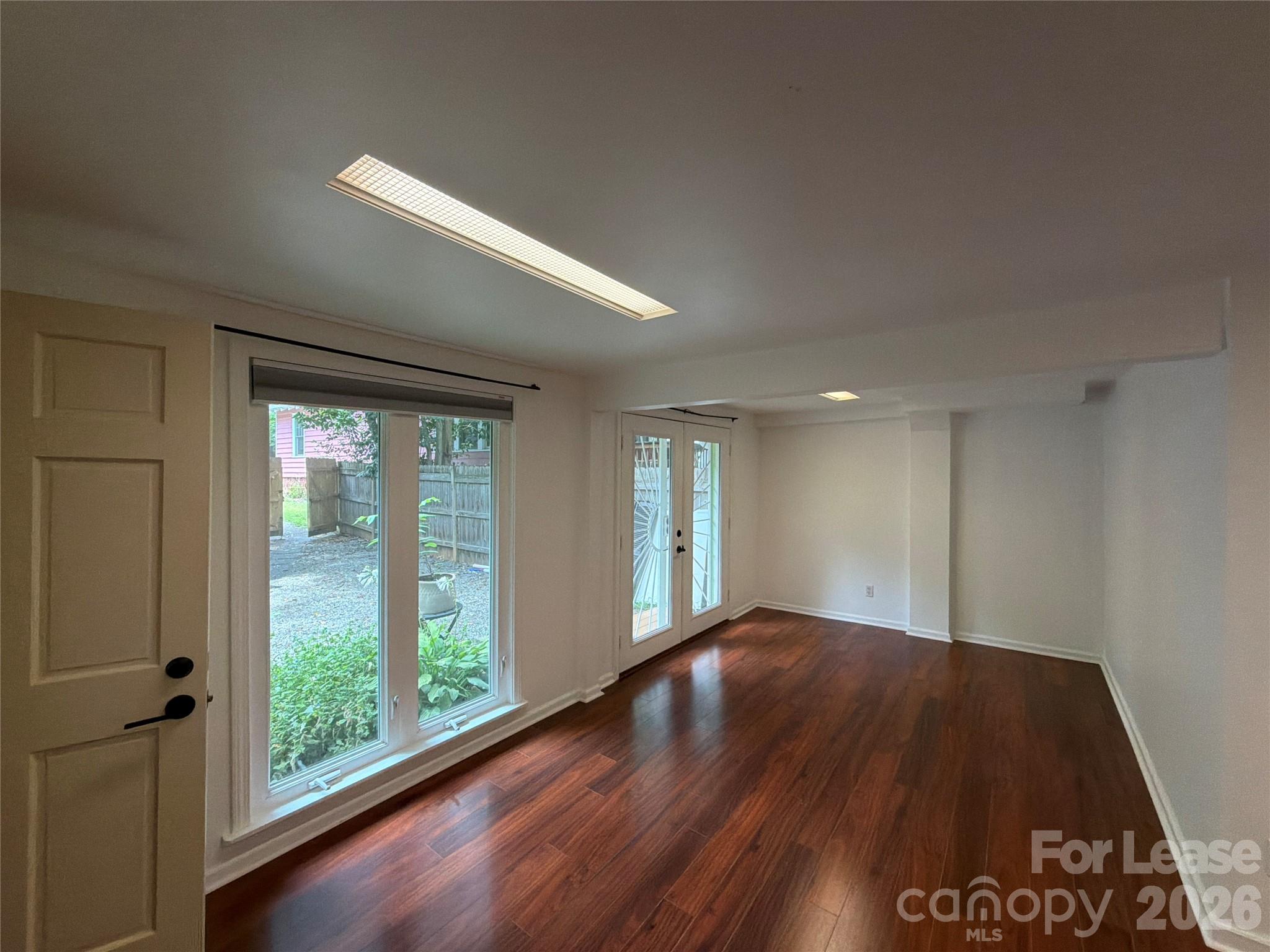213 S Summit Avenue Property Photo 4