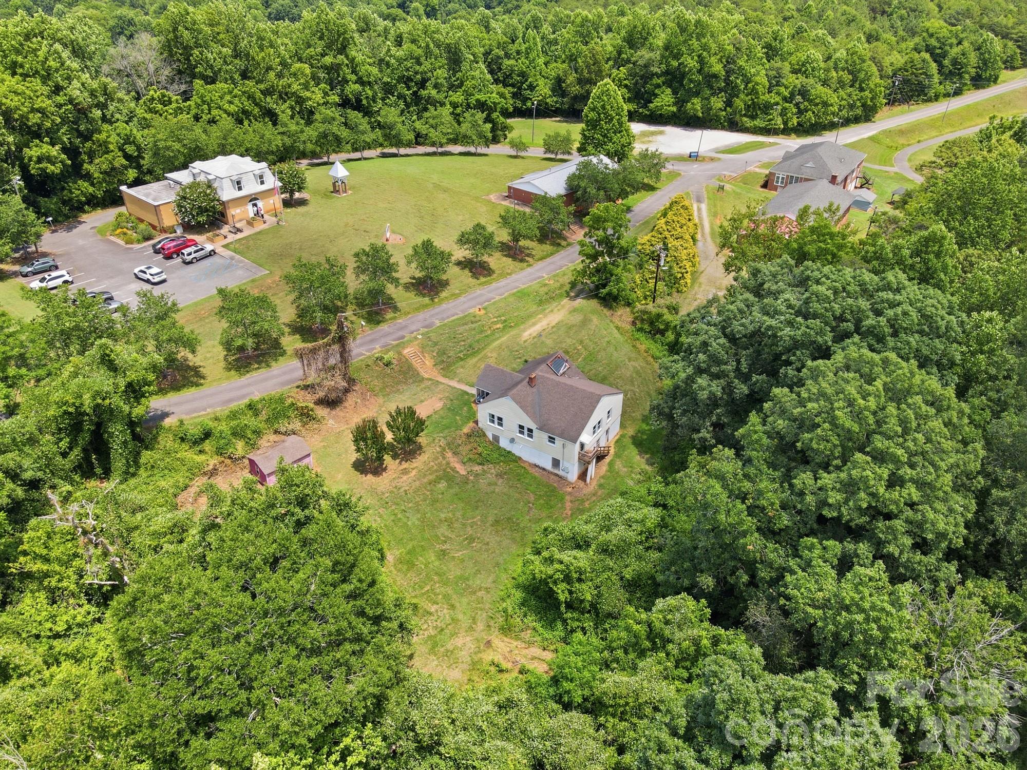 121 Piedmont Drive Property Photo 4