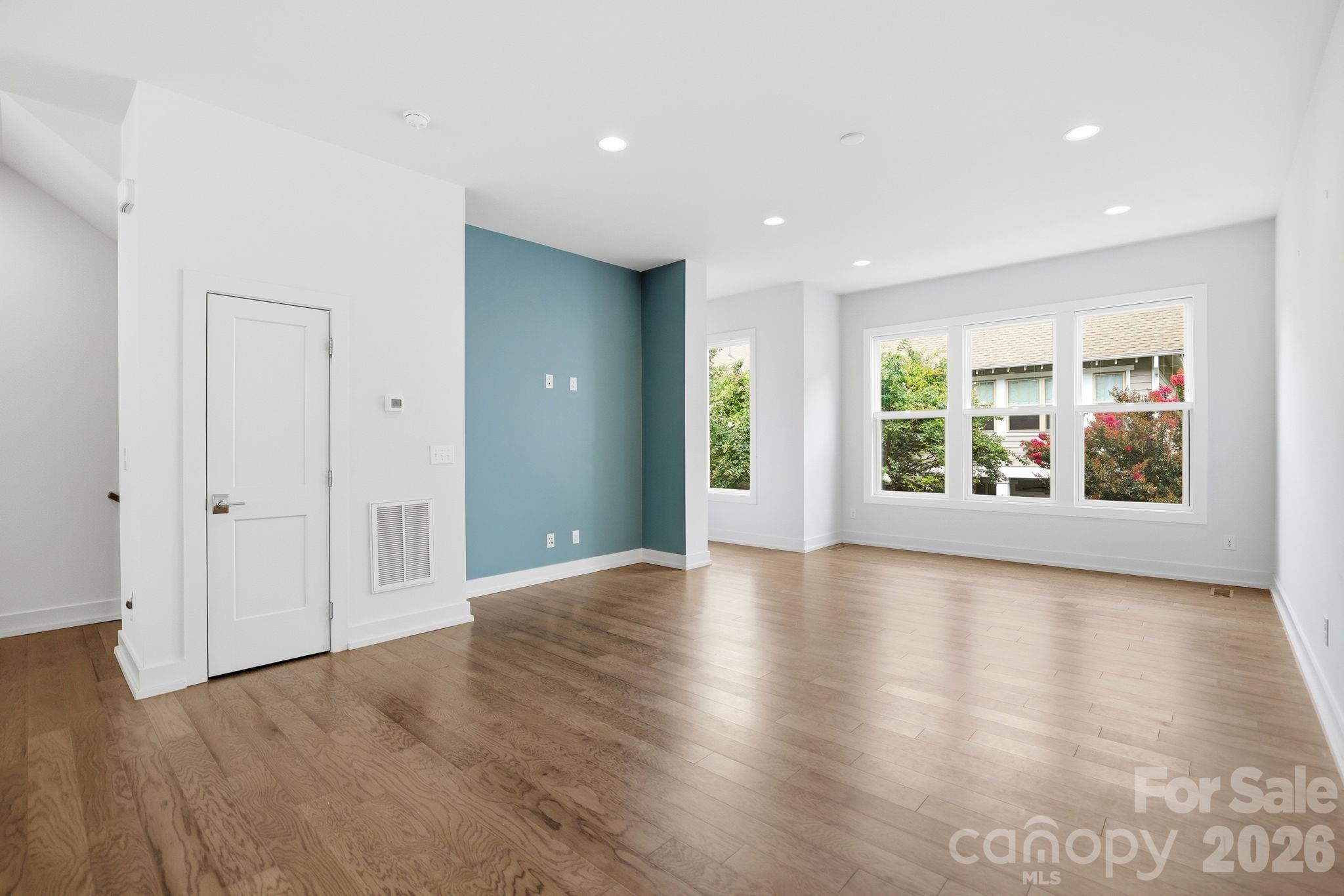 1207 E 36th Street 6 Property Photo 14