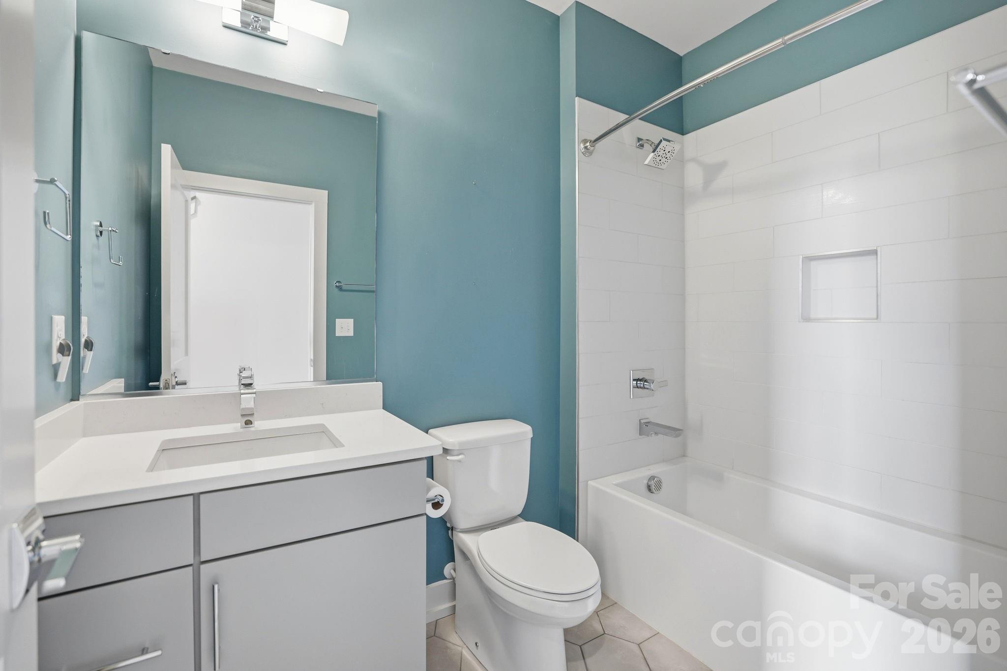 1207 E 36th Street 6 Property Photo 25