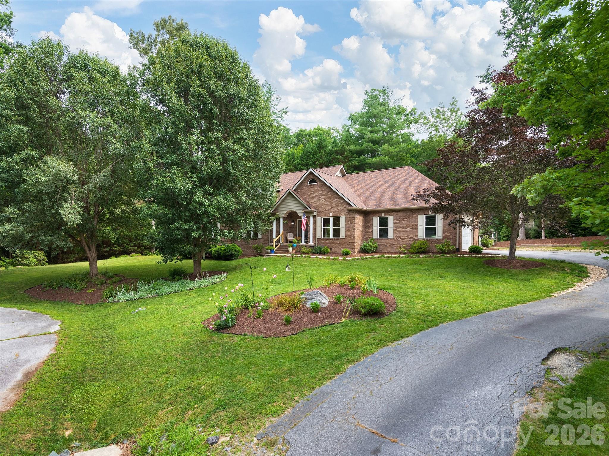 104 Arrowood Lane Property Photo 2