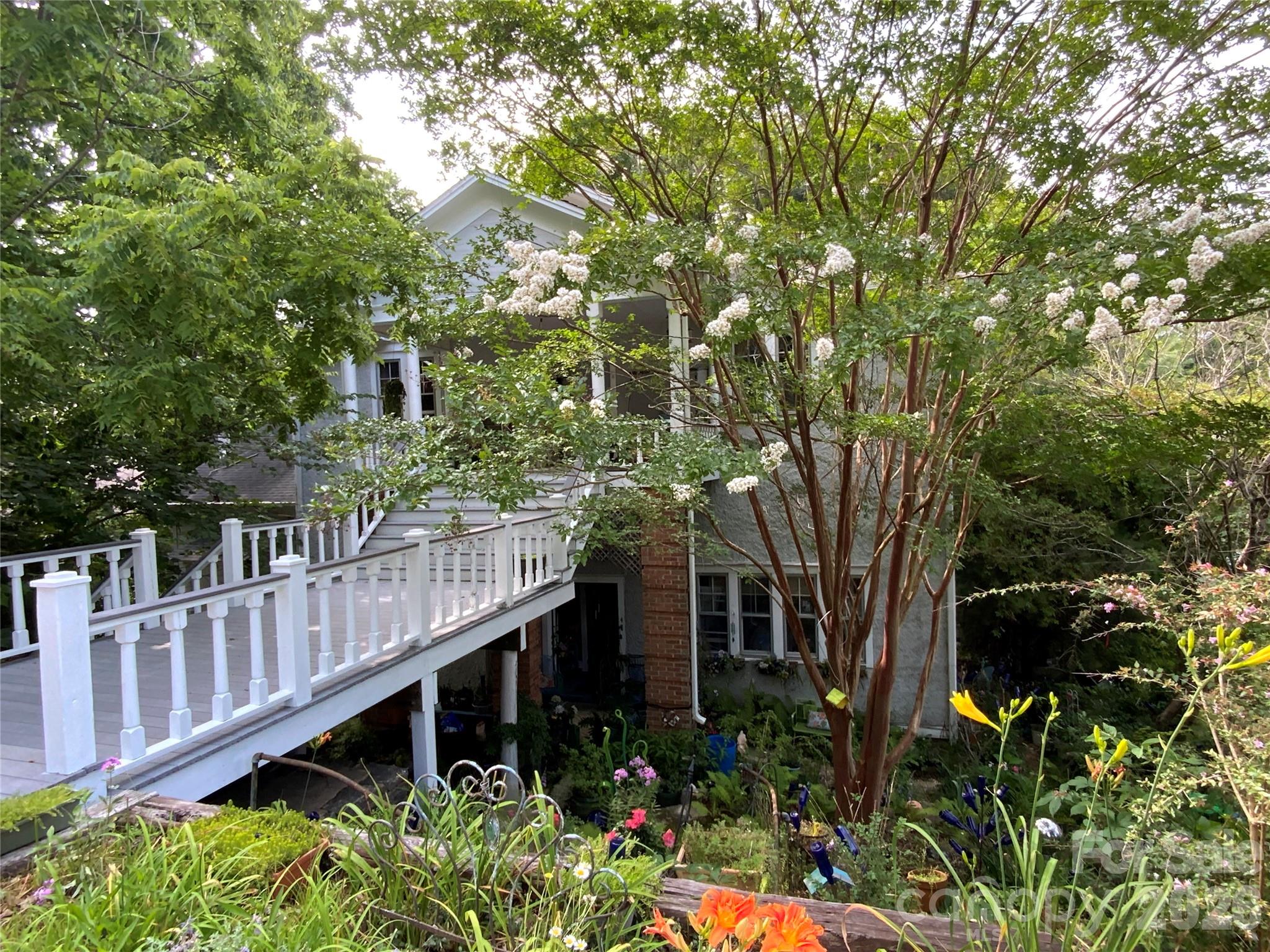58 Seminary Street Property Photo 2