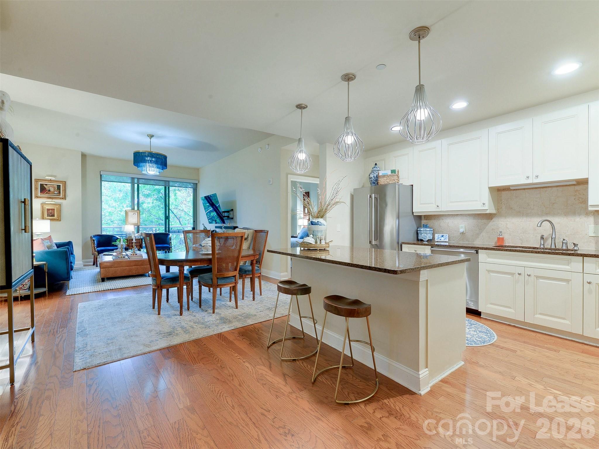 701 Royal Court 306 Property Photo 2