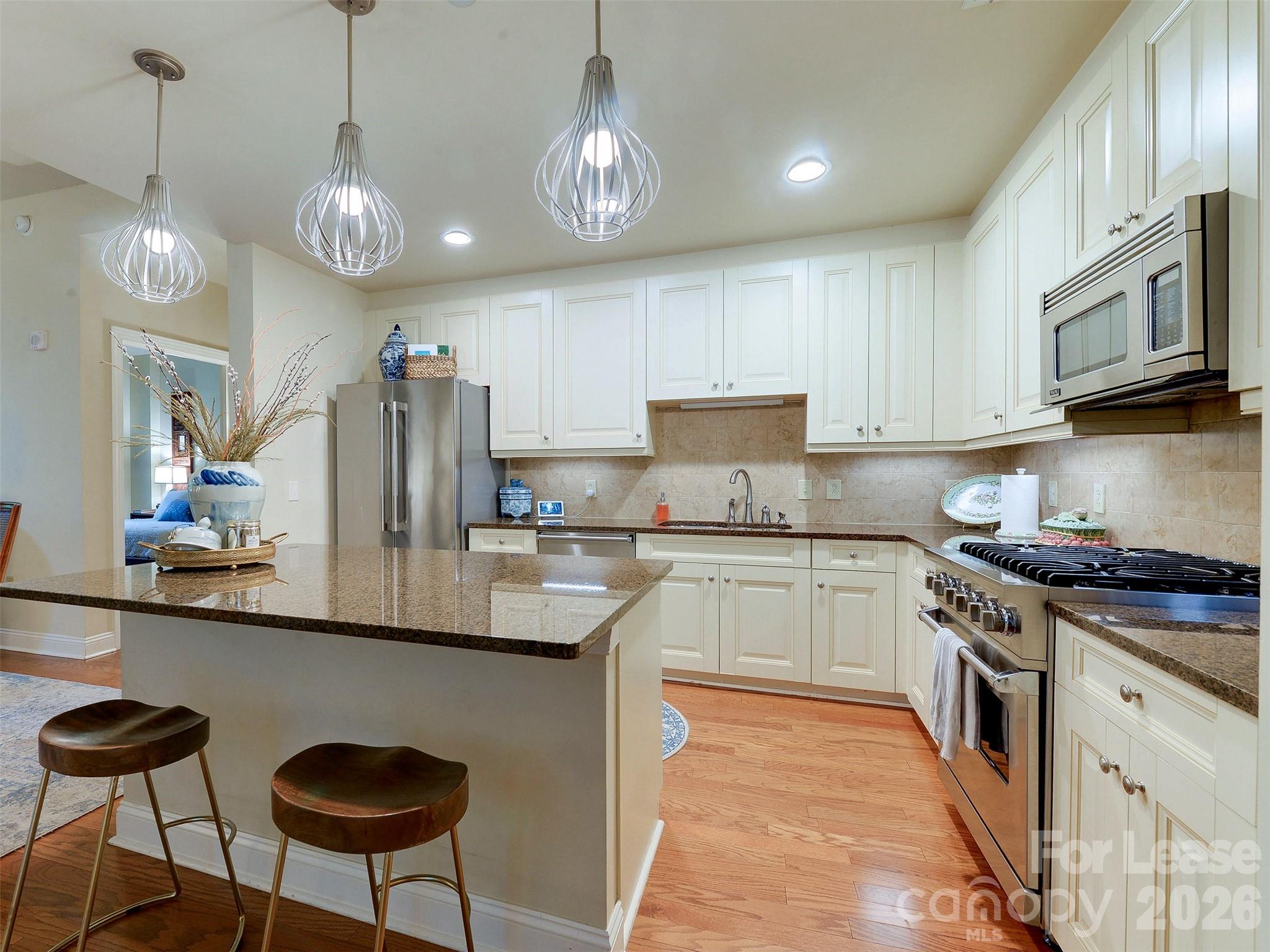 701 Royal Court 306 Property Photo 5