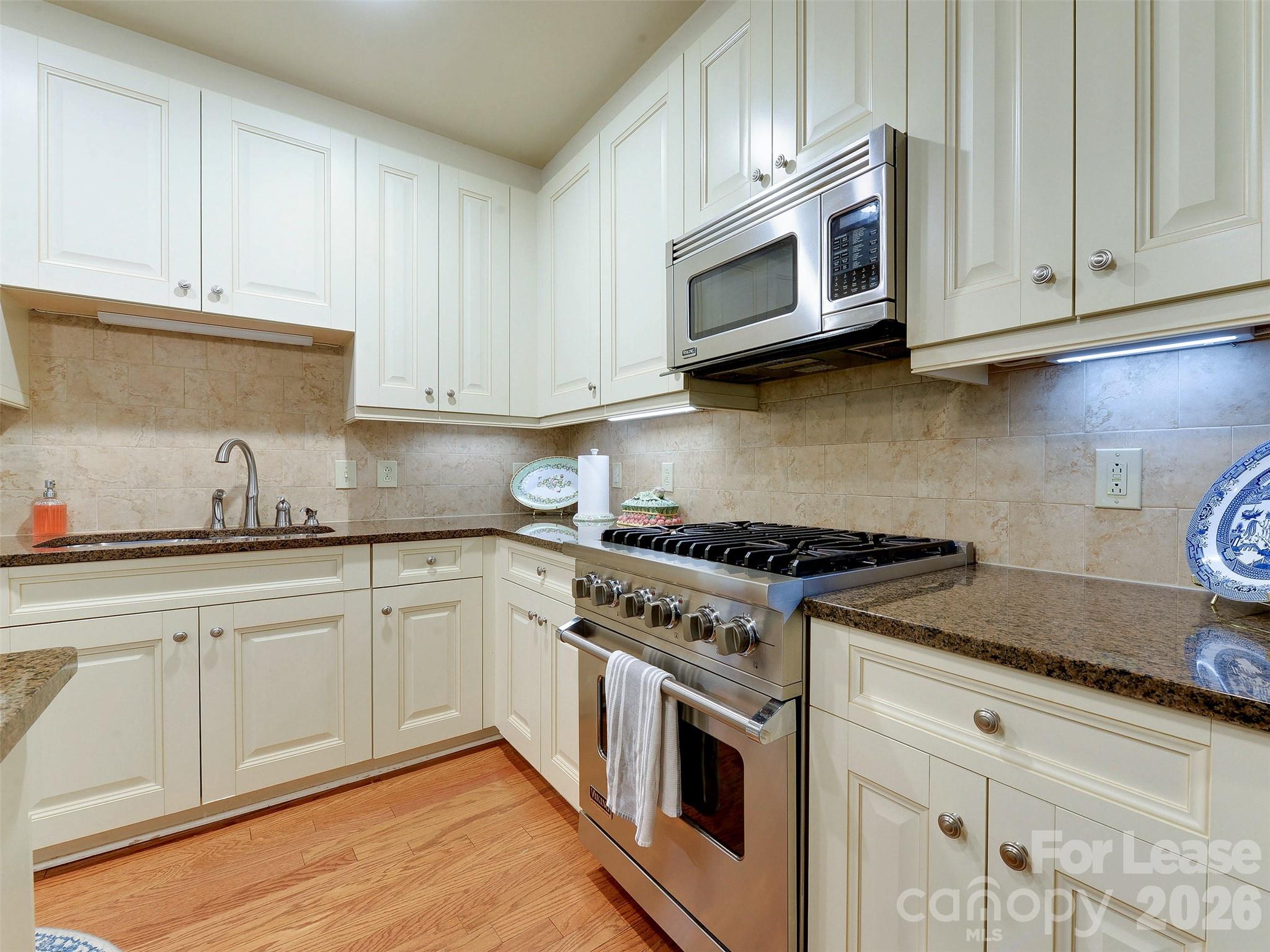 701 Royal Court 306 Property Photo 8