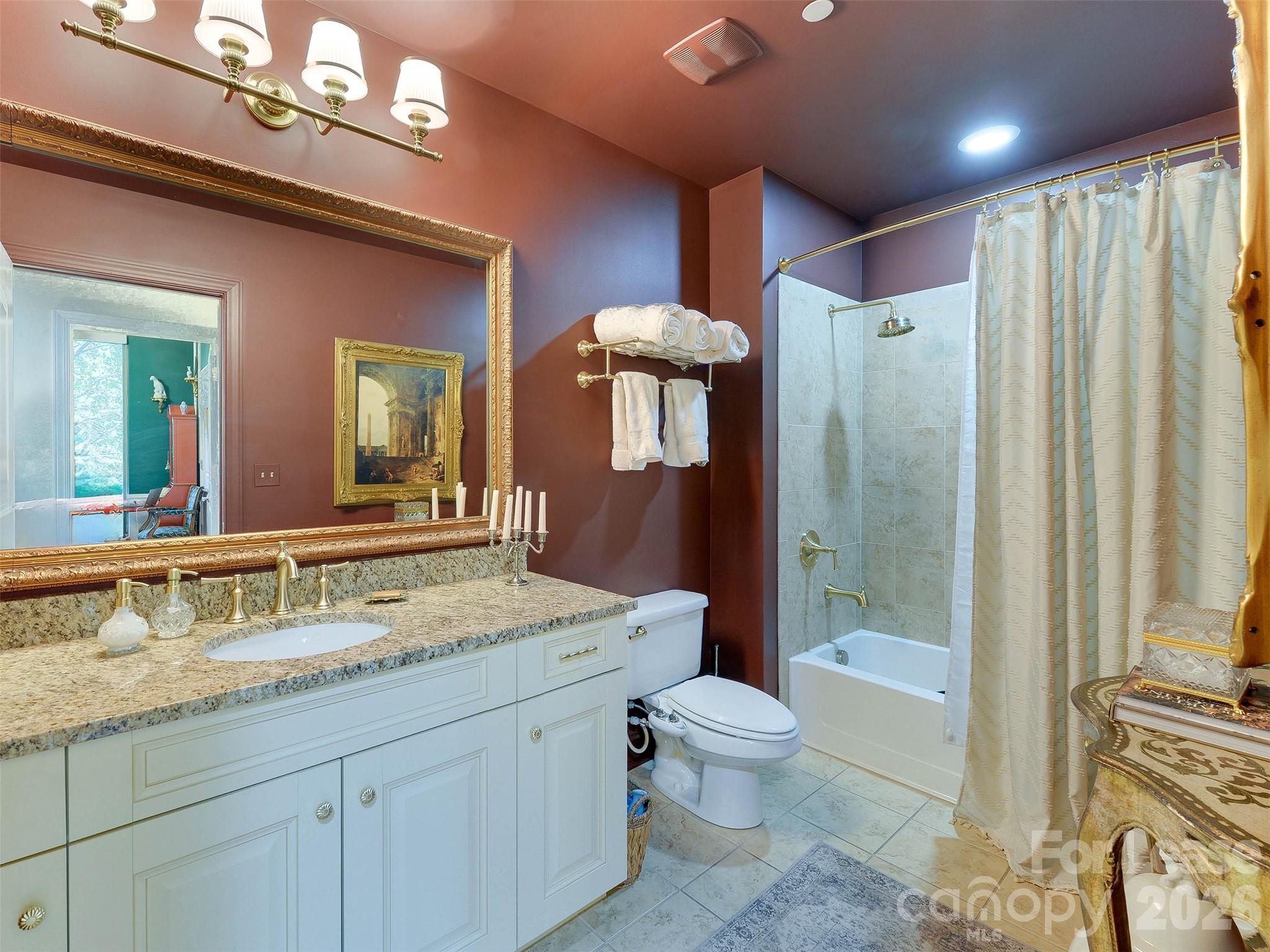 701 Royal Court 306 Property Photo 29
