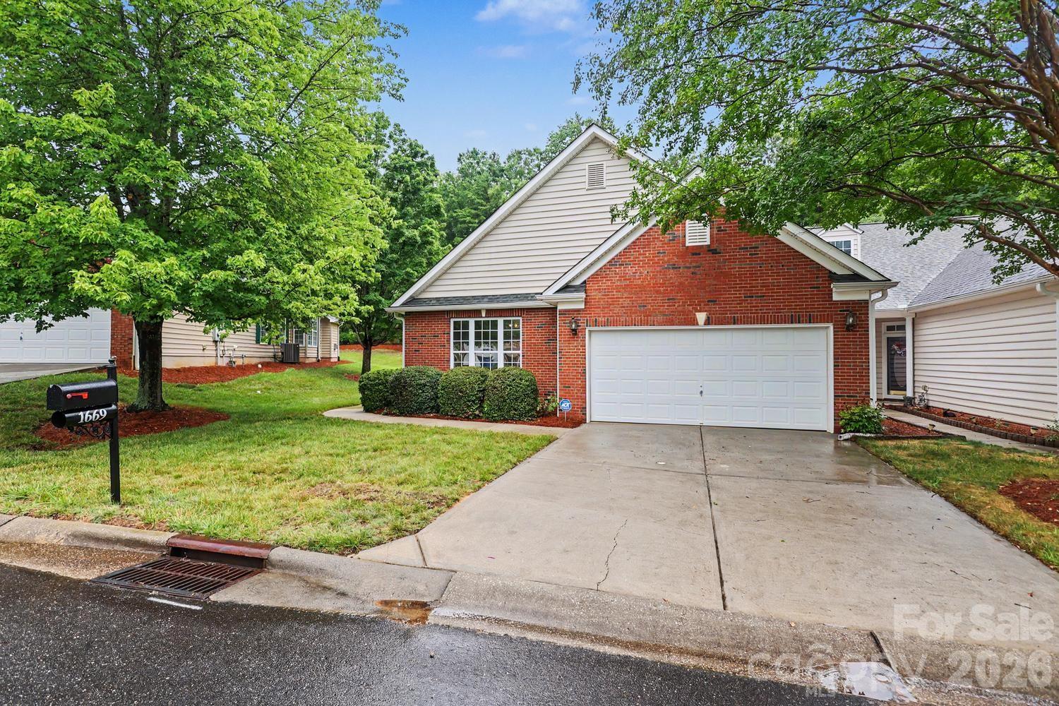 1669 Onyx Ridge Property Photo 1