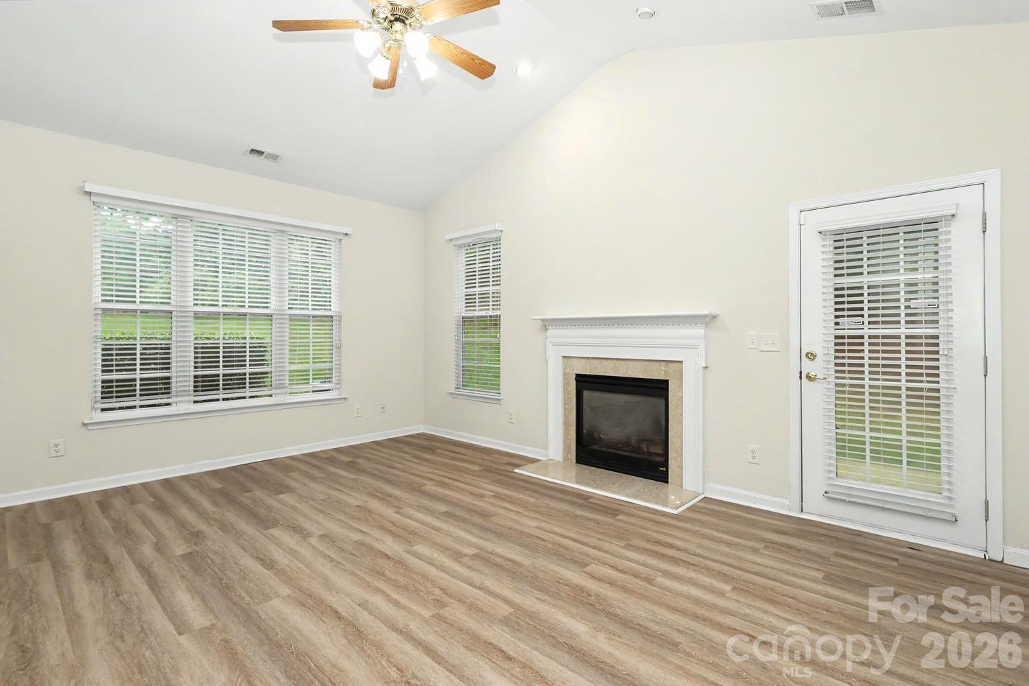 1669 Onyx Ridge Property Photo 12