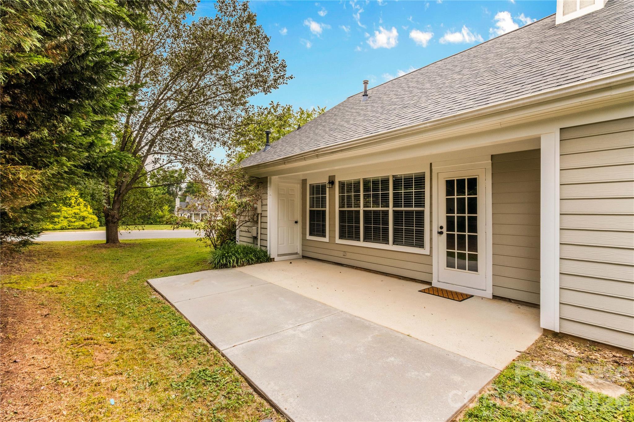 123 Meadow Lilly Court Property Photo 2