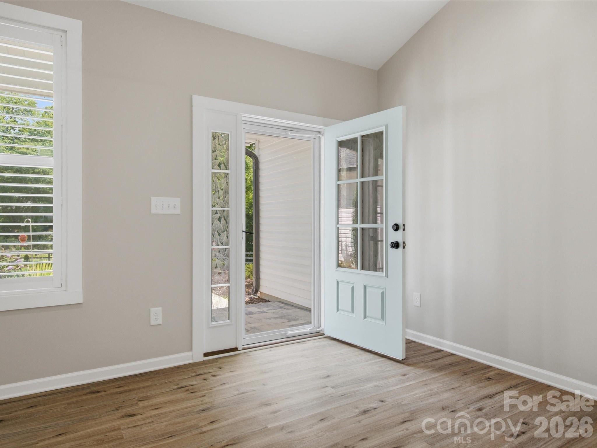 1863 Sardis Drive Property Photo 4