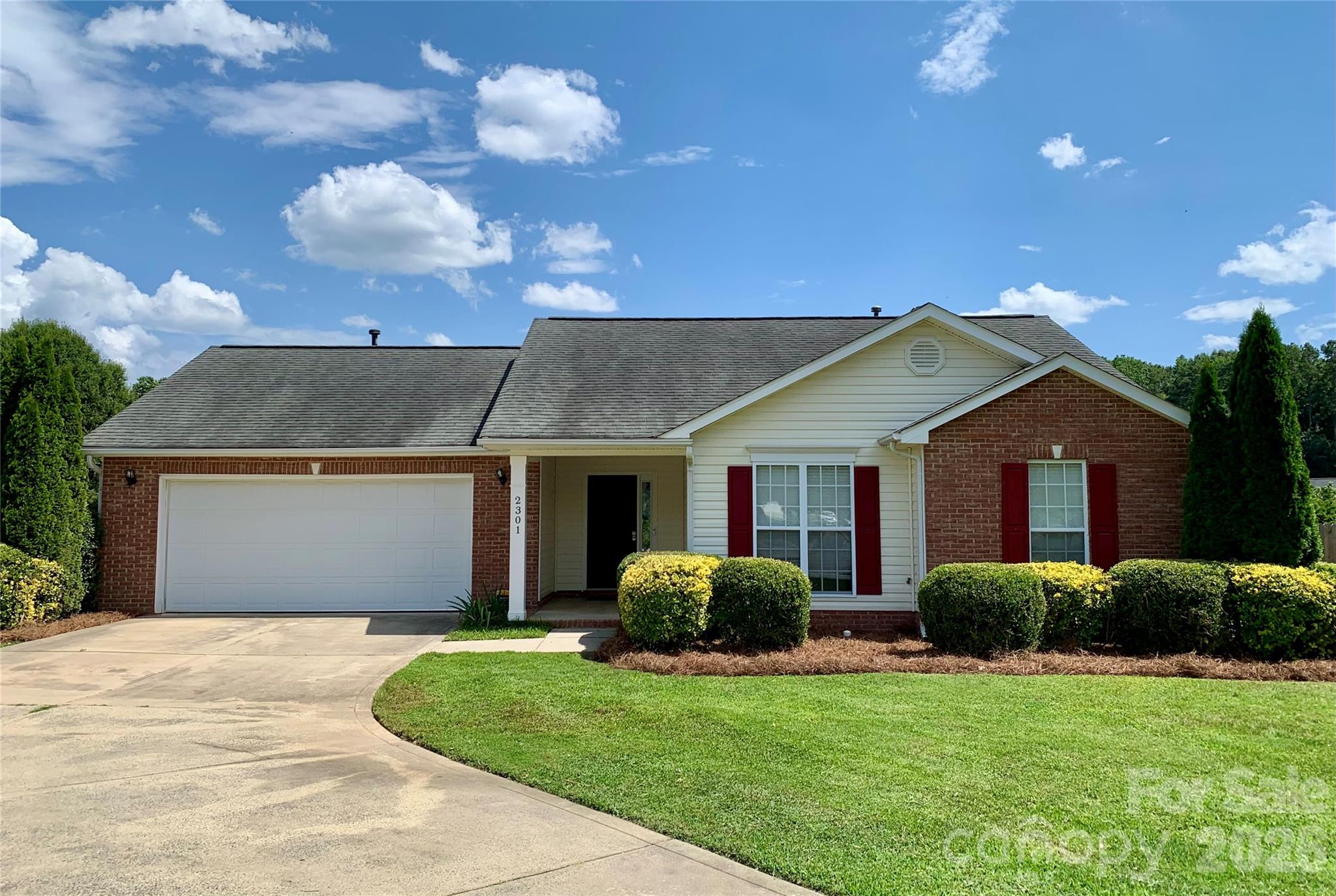 2301 Hunters Way Property Photo 1
