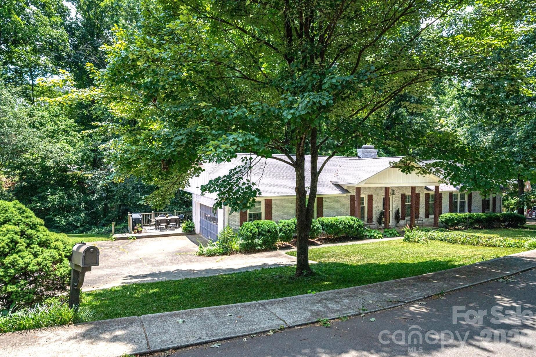 504 Dogwood Lane Property Photo 2