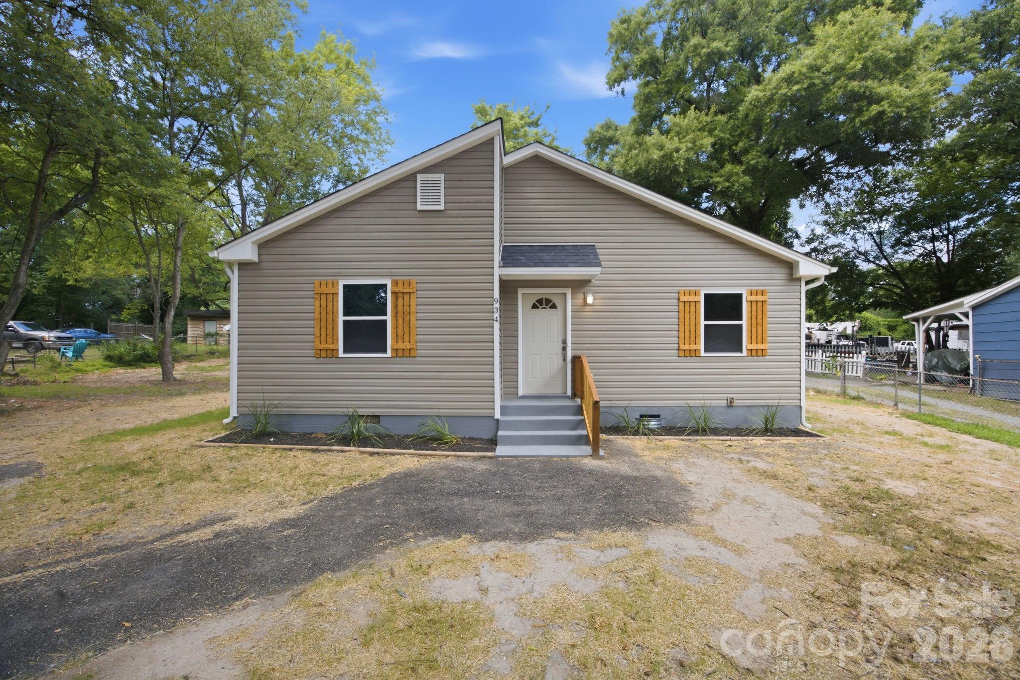 934 Brandon Street Property Photo 1