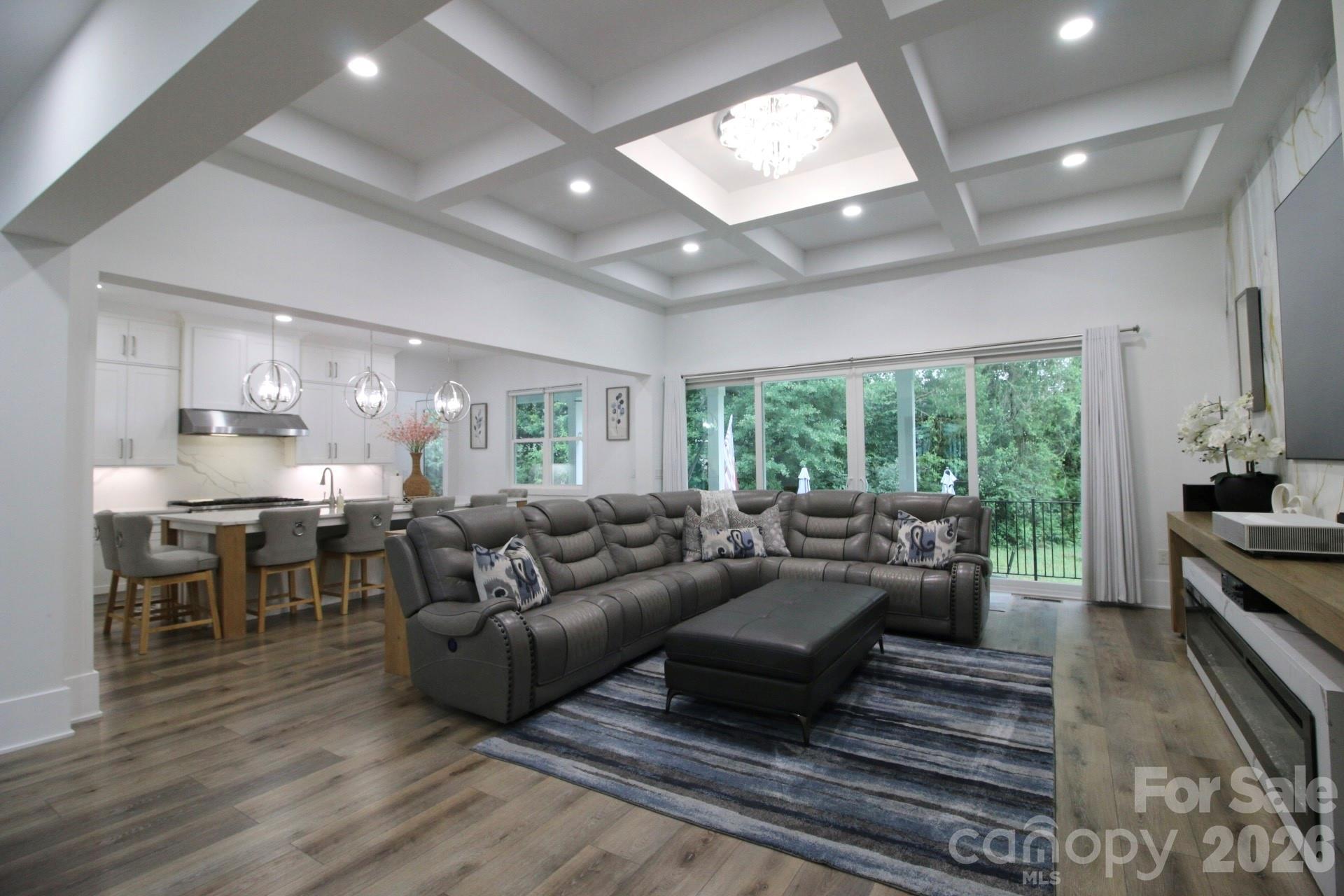 2916 Margaret Wallace Road Property Photo 11