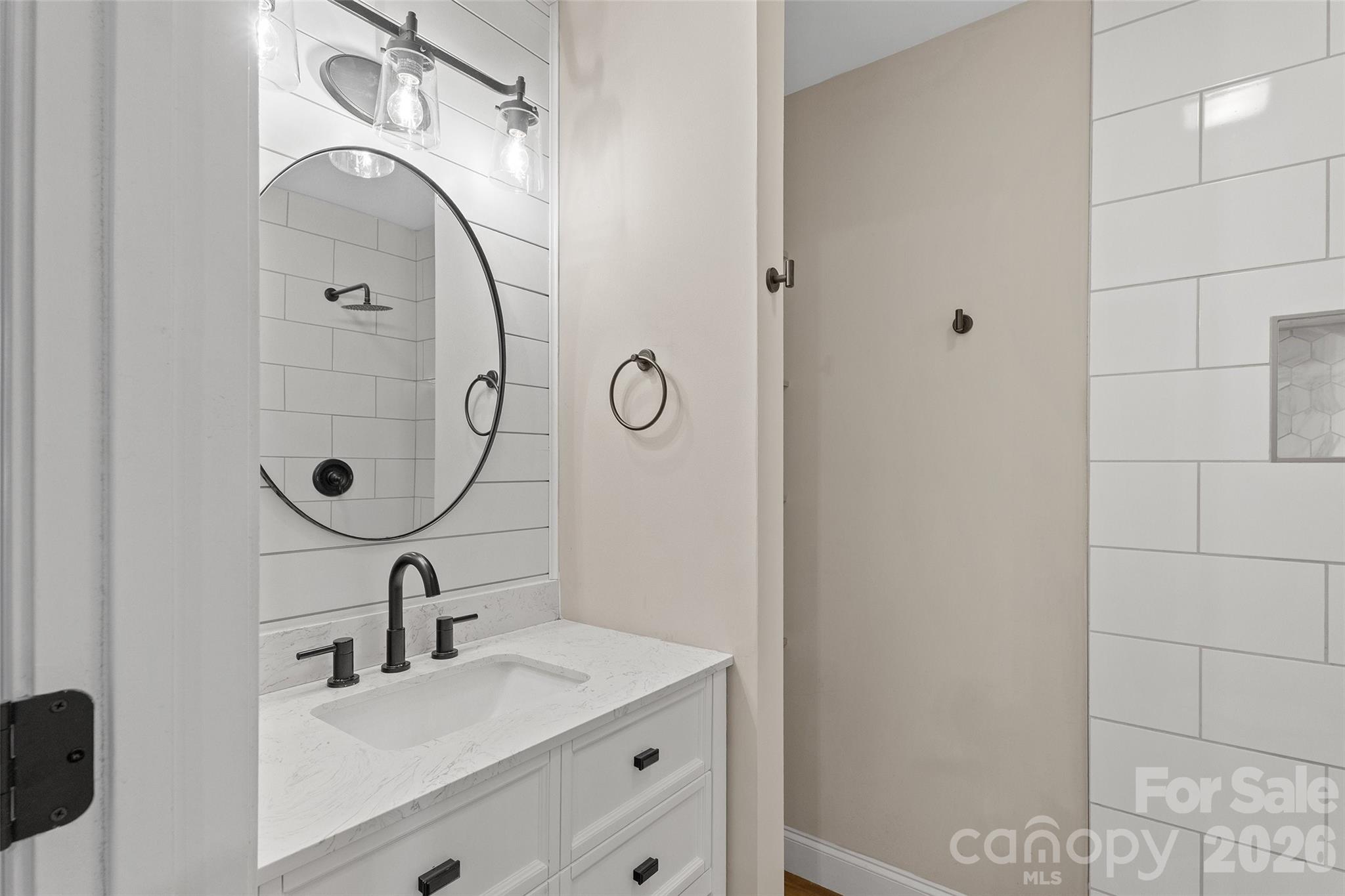 317 Jackson Place Property Photo 14