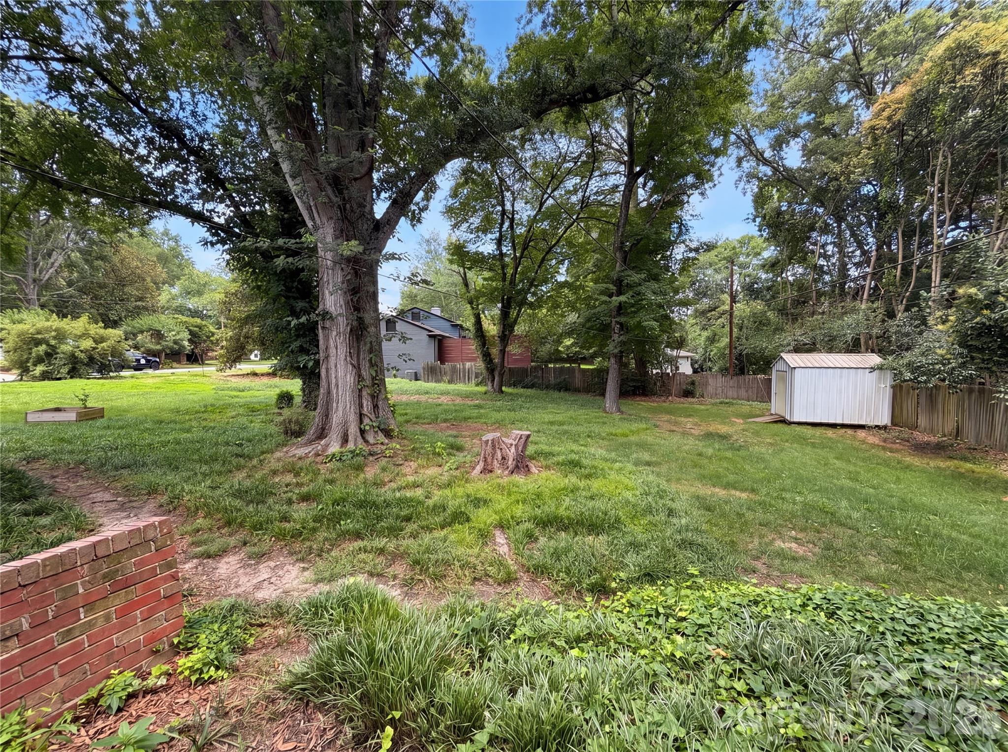 5410 Sharon Road Property Photo 3