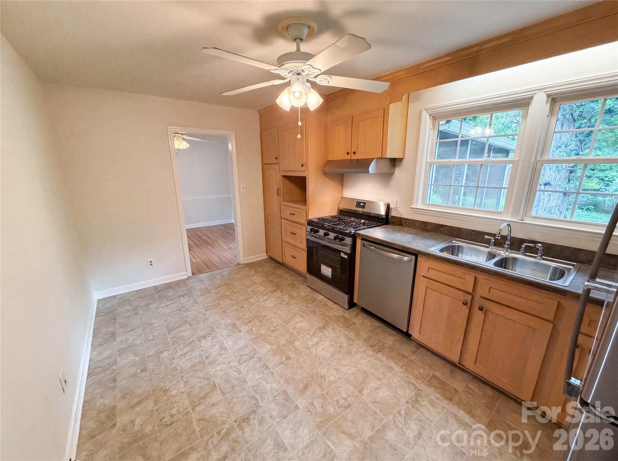 5410 Sharon Road Property Photo 8