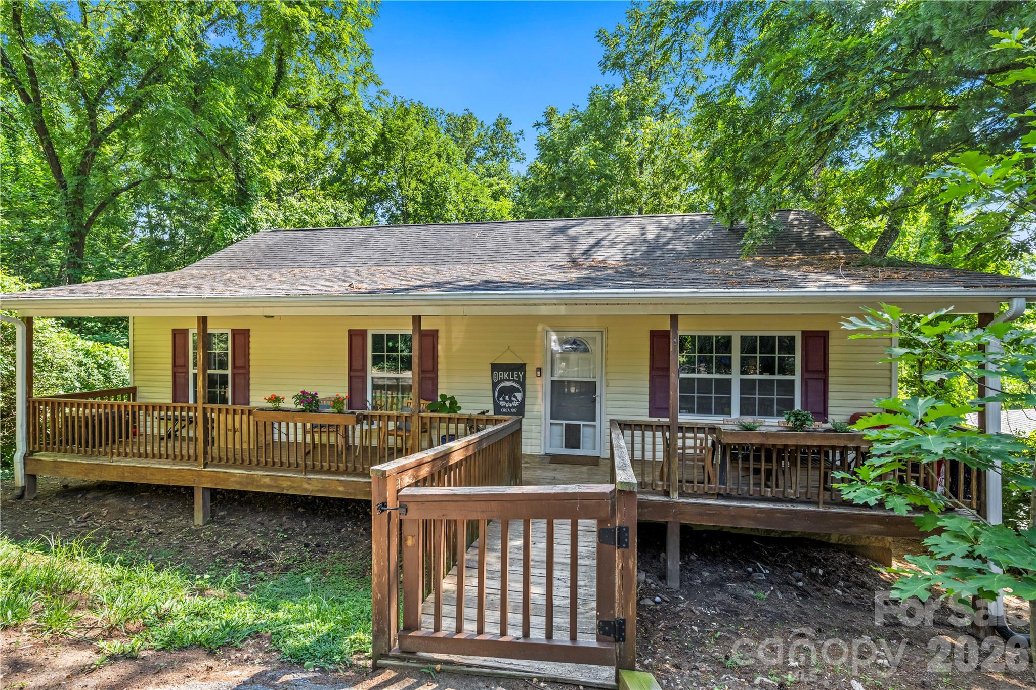 11 W Raleigh Road Property Photo 1