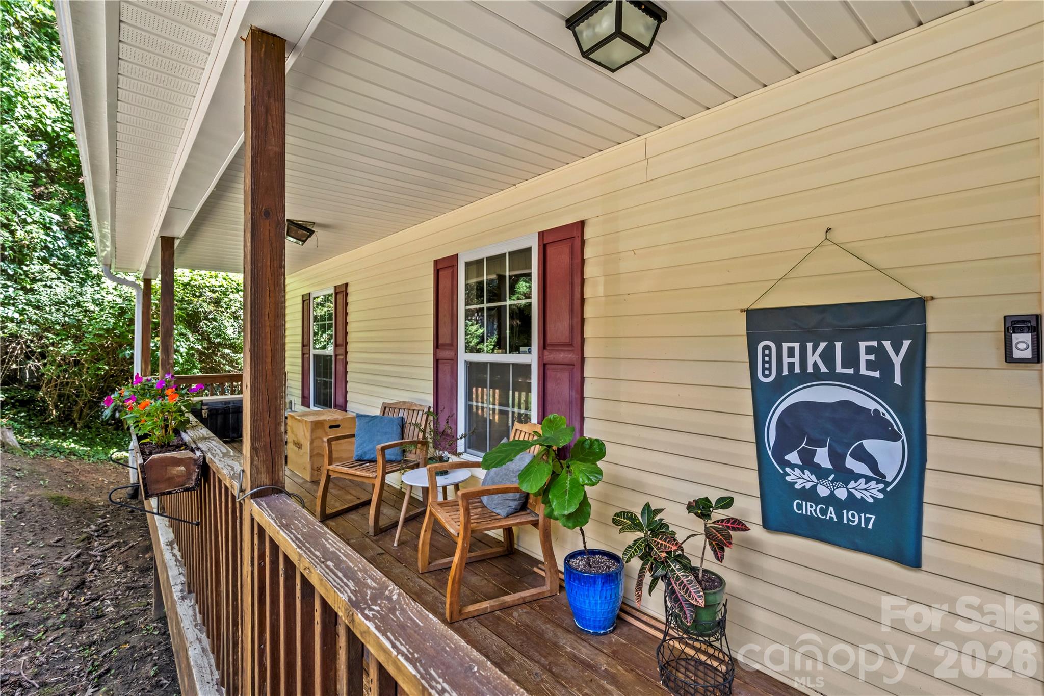 11 W Raleigh Road Property Photo 2