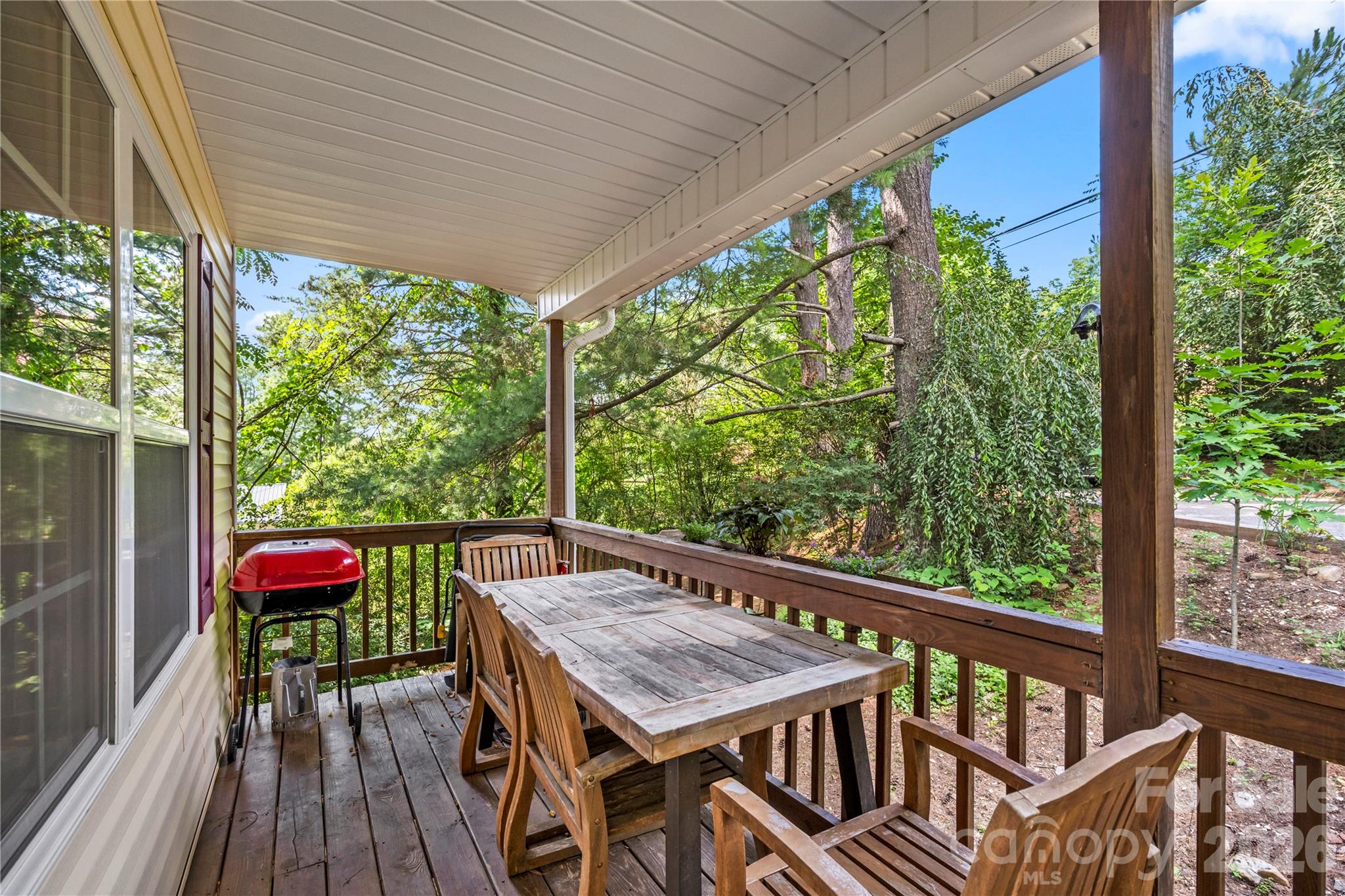 11 W Raleigh Road Property Photo 3
